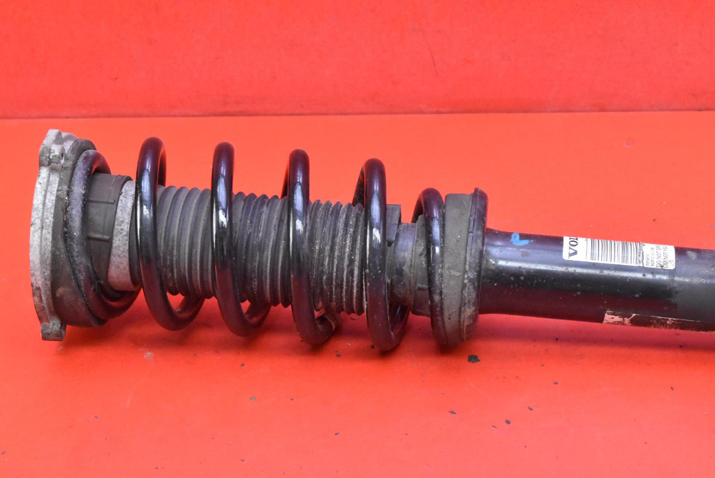 shock absorber left front 31658473 VOLVO V60 2 II 2.0 B5 MILD HYBRID 250 KM