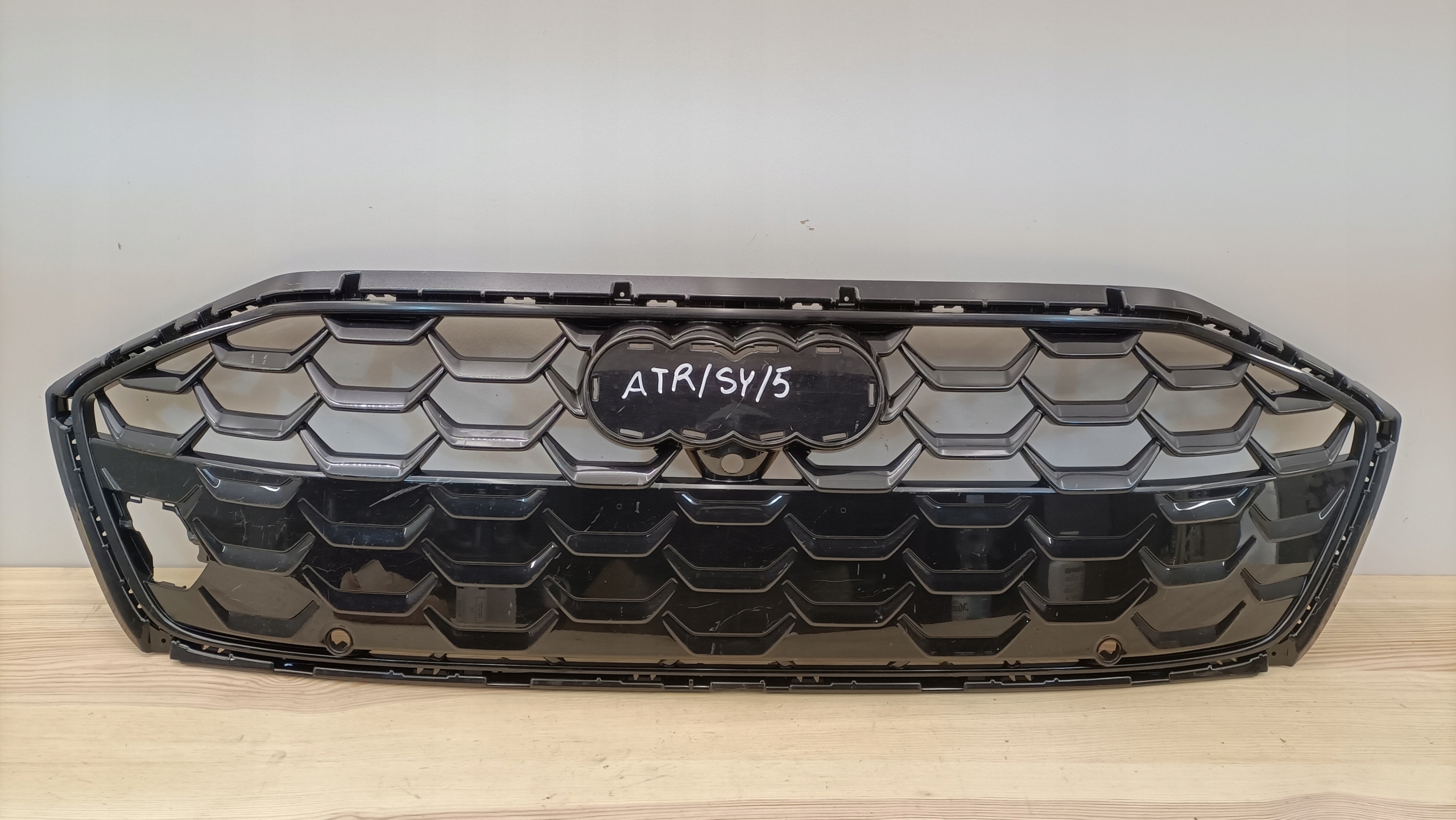 Audi A4 8B3 Kühlergrill FRONTGRILL Kühlergitter 8B3853653AI - Thumbnail 1