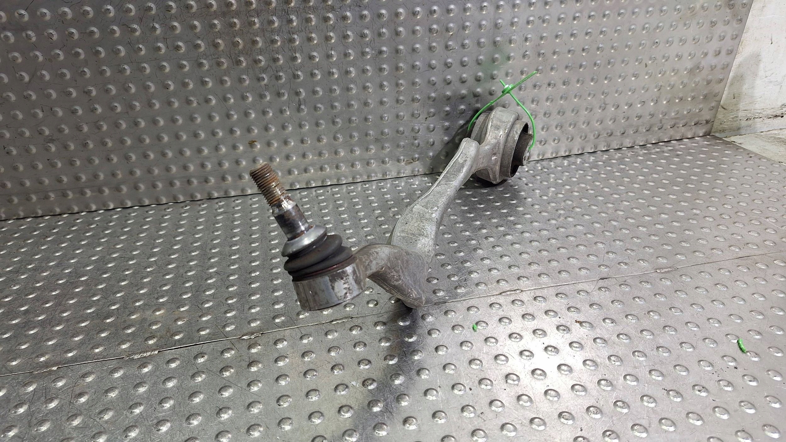 rameno pravý předek 6763704 BMW E81 E82 E87 E88 E89 E90 E91 E92 E93 X1 E84