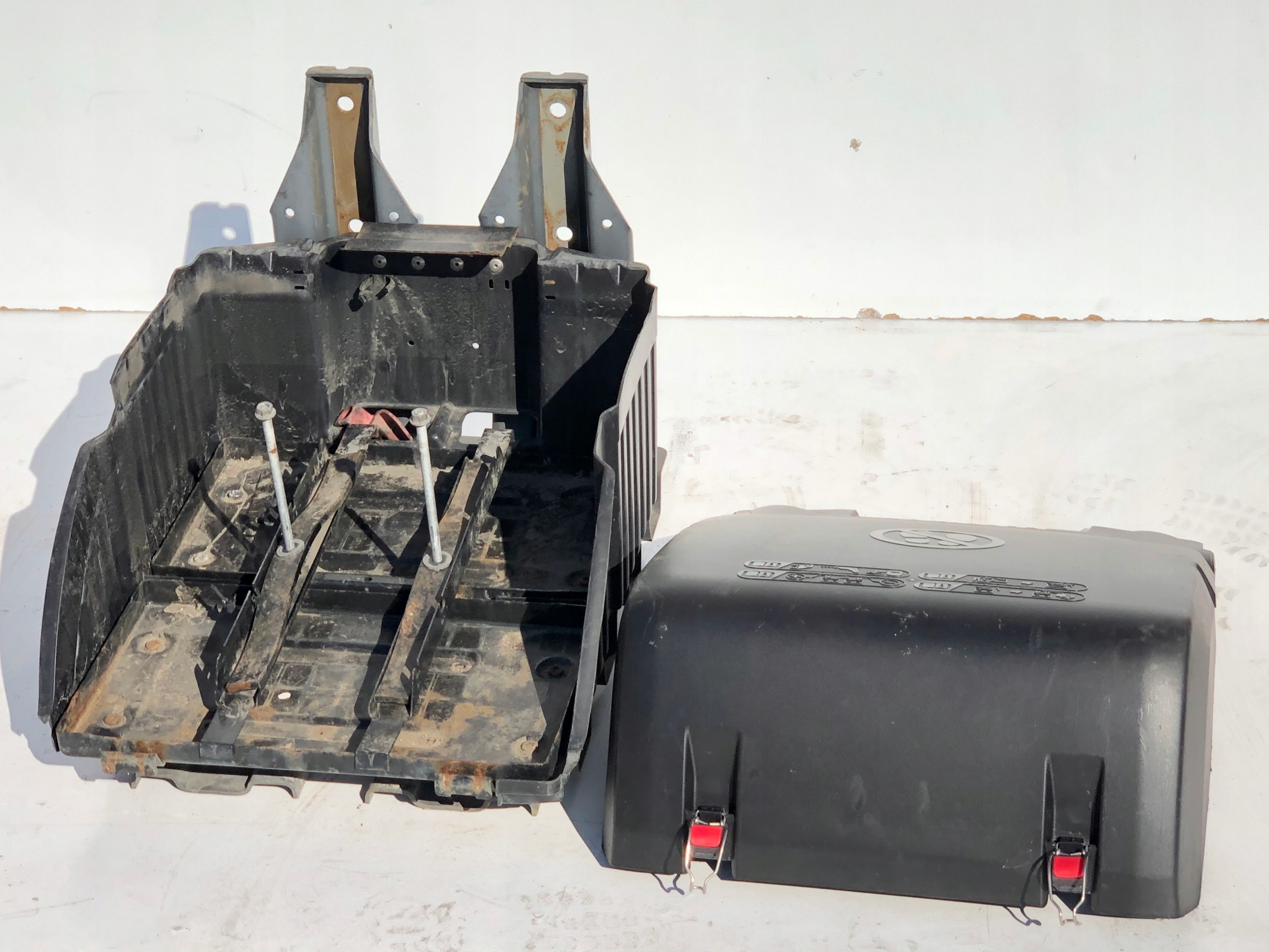 45657377 - АККУМУЛЯТОРНЫЙ ОТСЕК DAF XF 106 CF EURO6