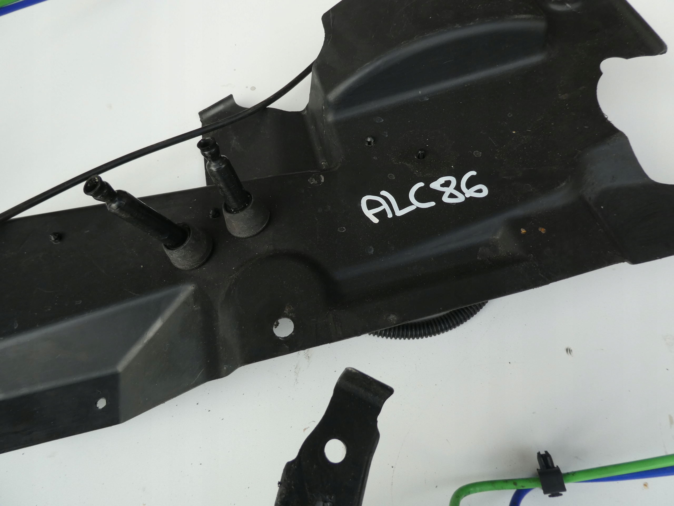 VW T5 LIFT Blende Abdeckung des Bodens Unterfahrschutz 7E0825217
