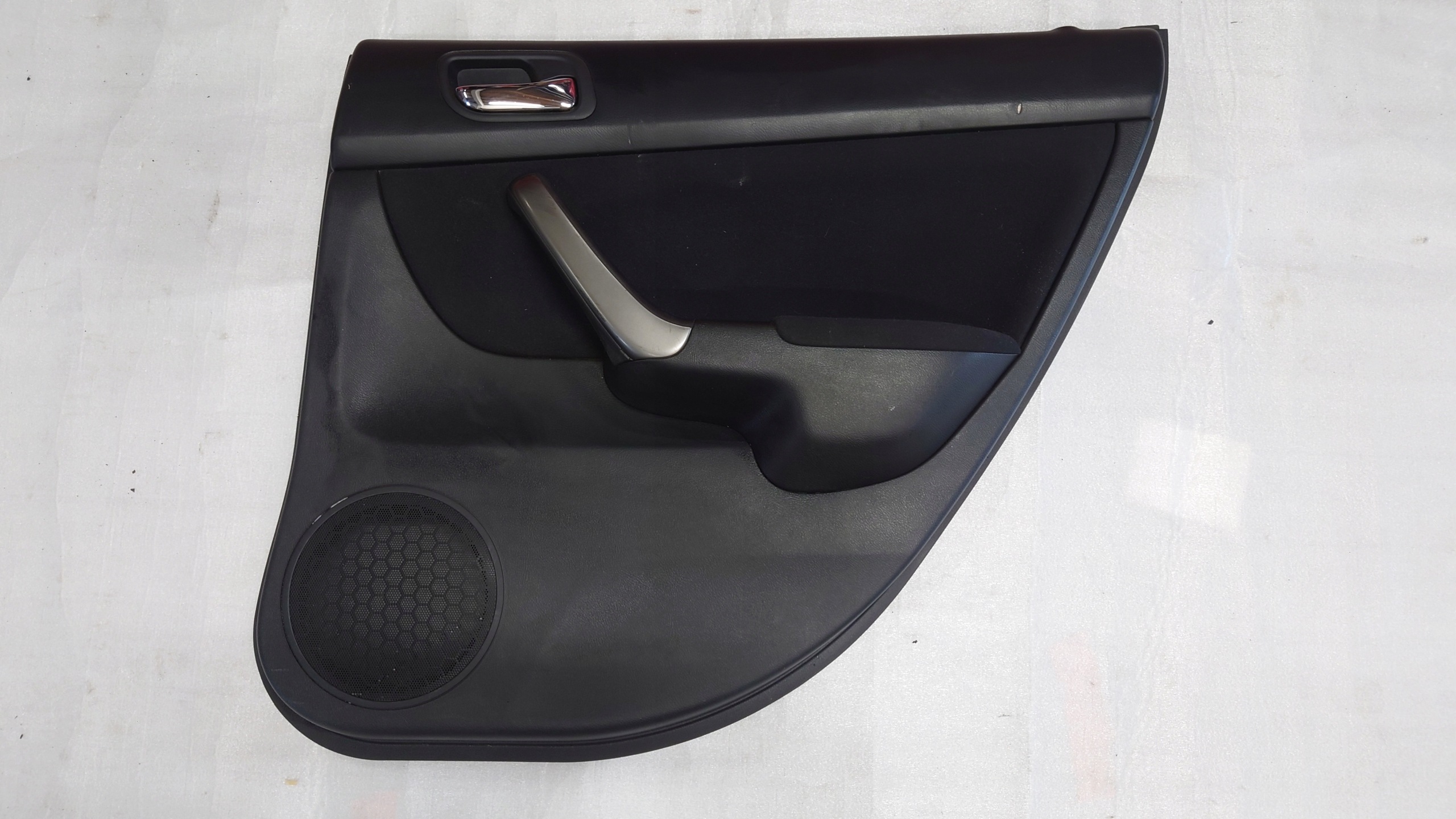 Обшивка двери правый задний Honda Accord VII универсал