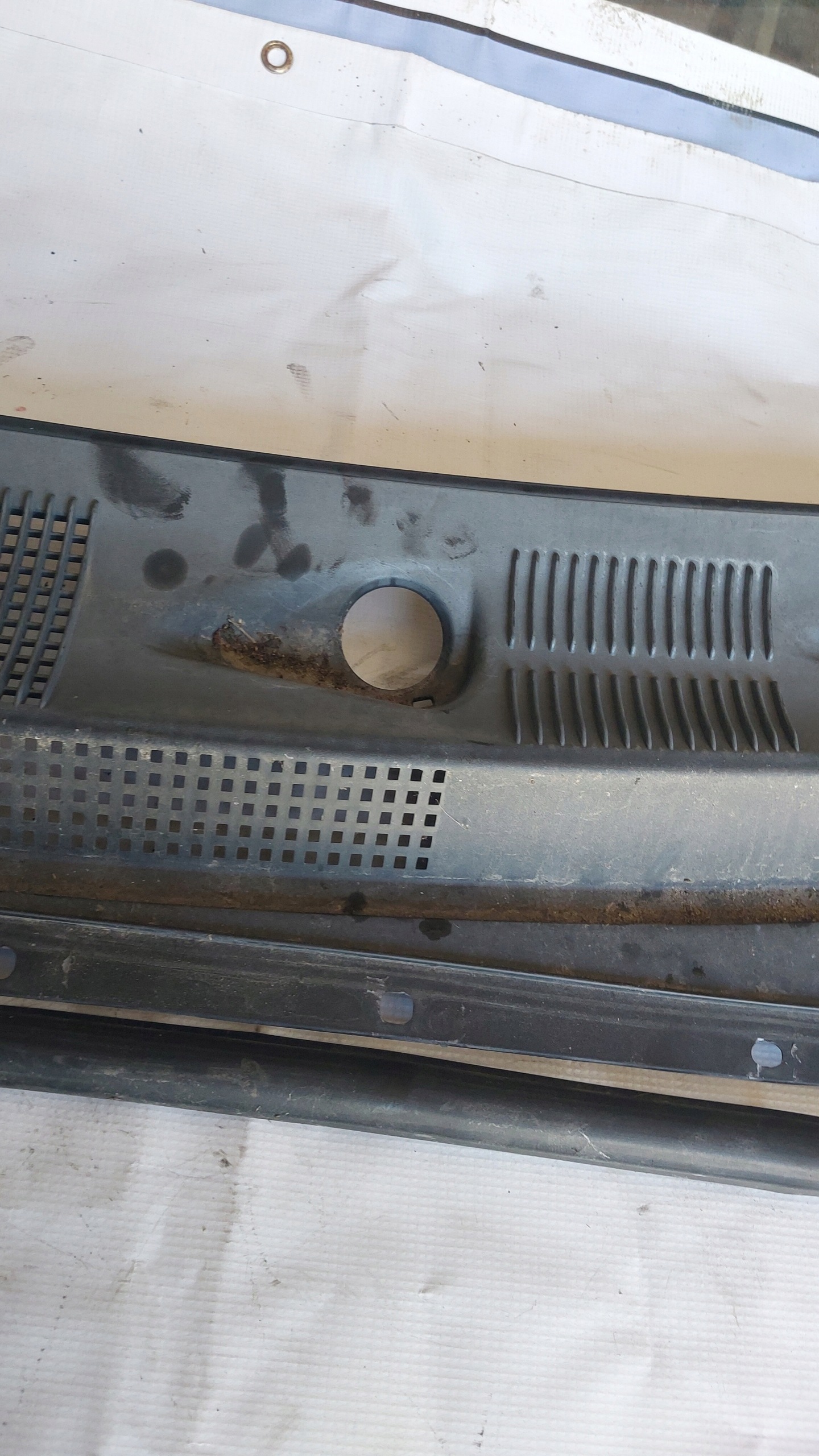 HYUNDAI TUCSON and 04-10 torpedo plastic EUROPA