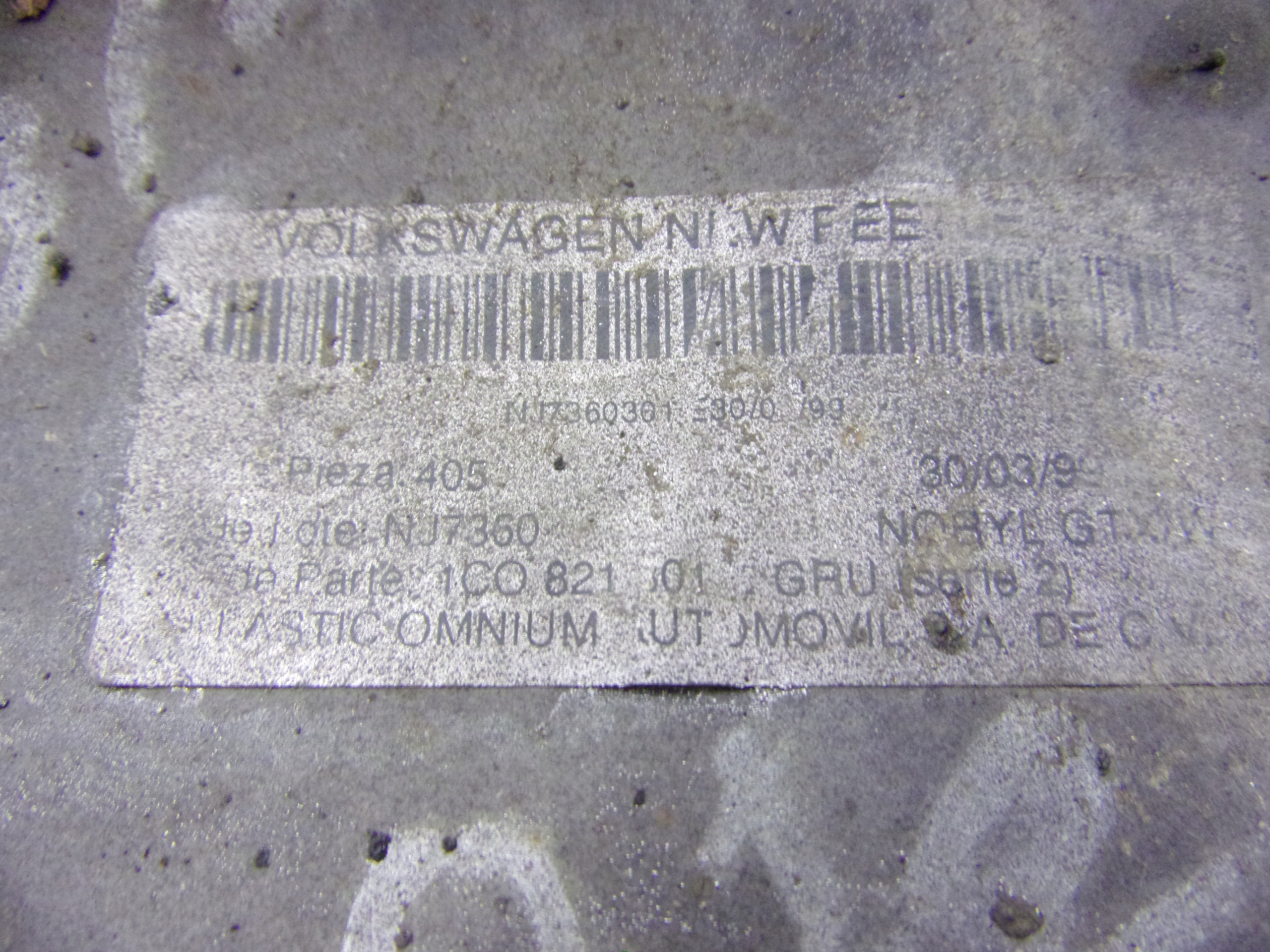 fender right front VOLKSWAGEN NEW BEETLE and 1