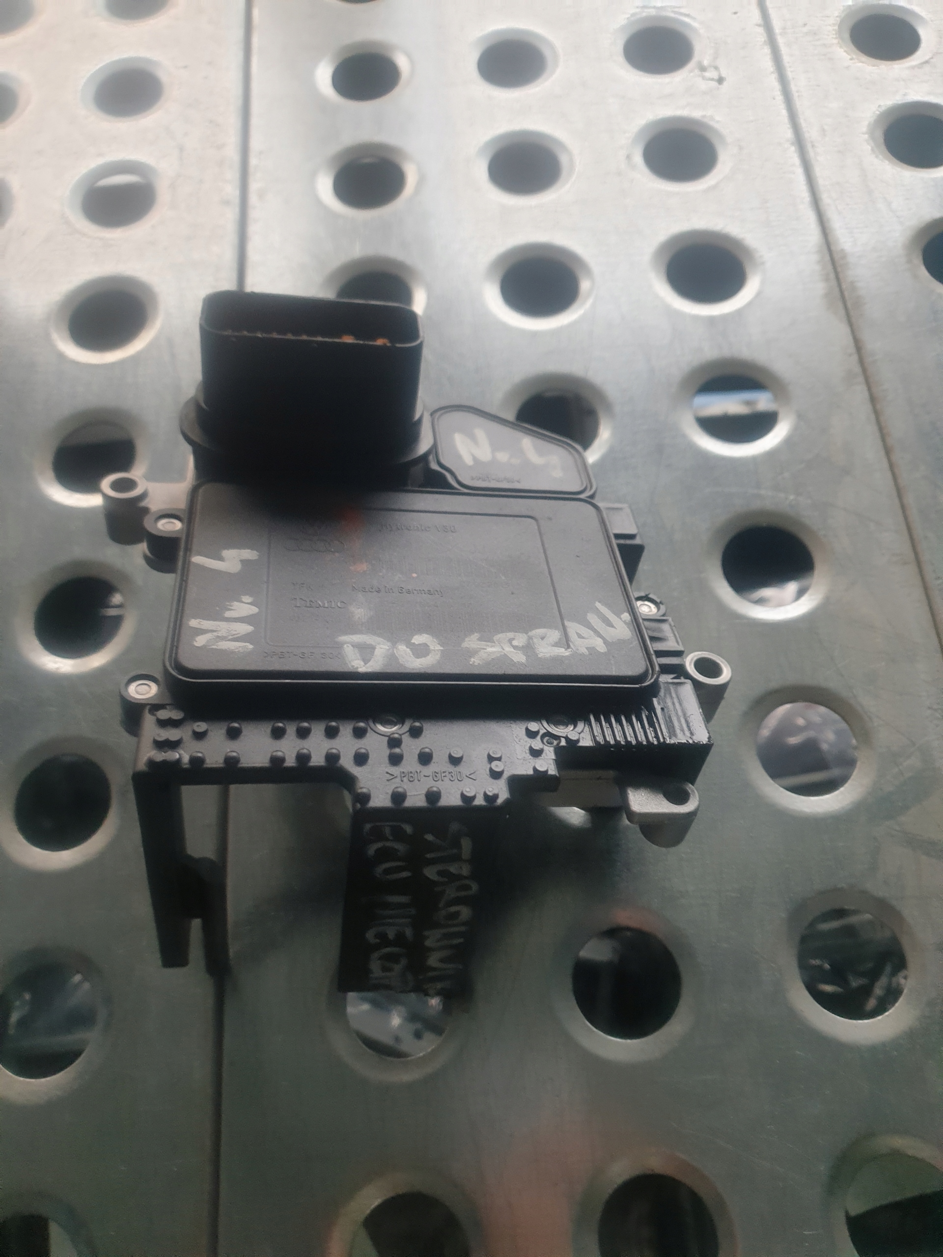 01J927156JJ - Блок Управления Multitronic V30 Audi A4 B5 A6 C5