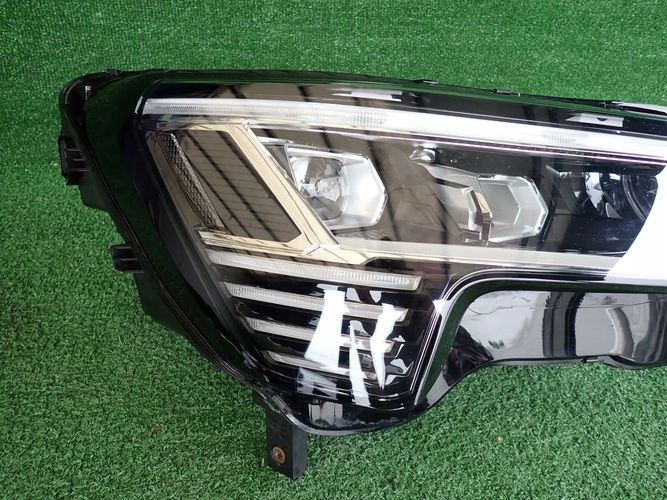 AUDI E-TRON 4KE FULL LED reflektor rechts Licht