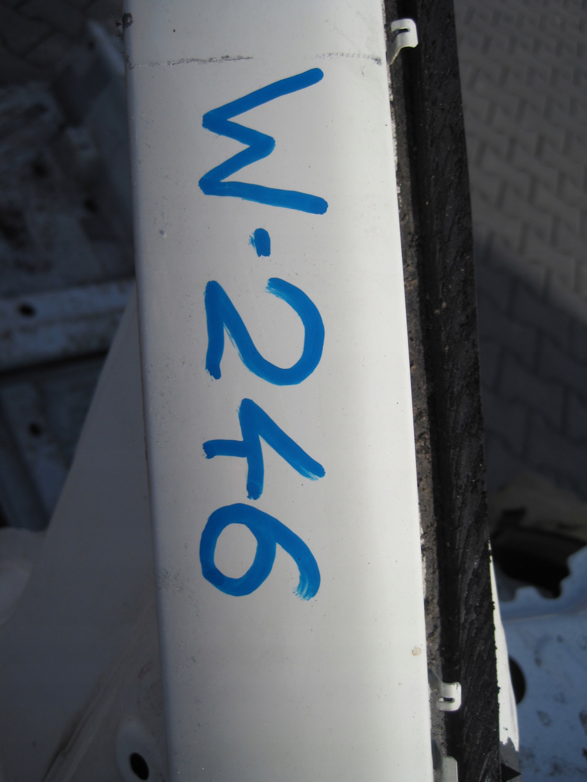 quarter right front MERCEDES B KLASA 246