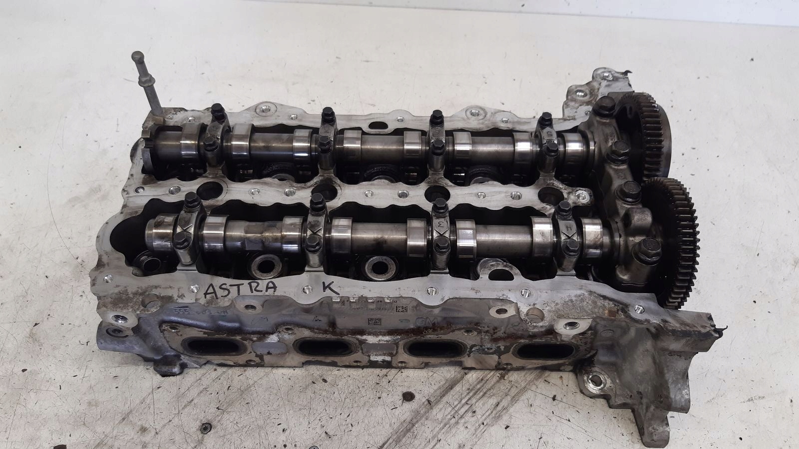 hlava MOTORU vačky Astra K 1,6 CDTI B16DTE LWQ