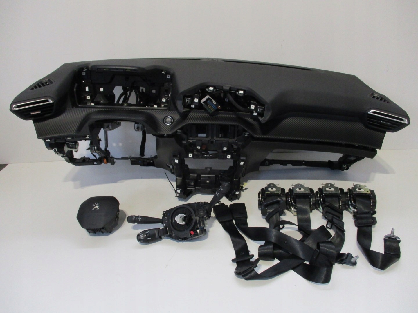 console dashboard PEUGEOT 2008 II CARBON 208