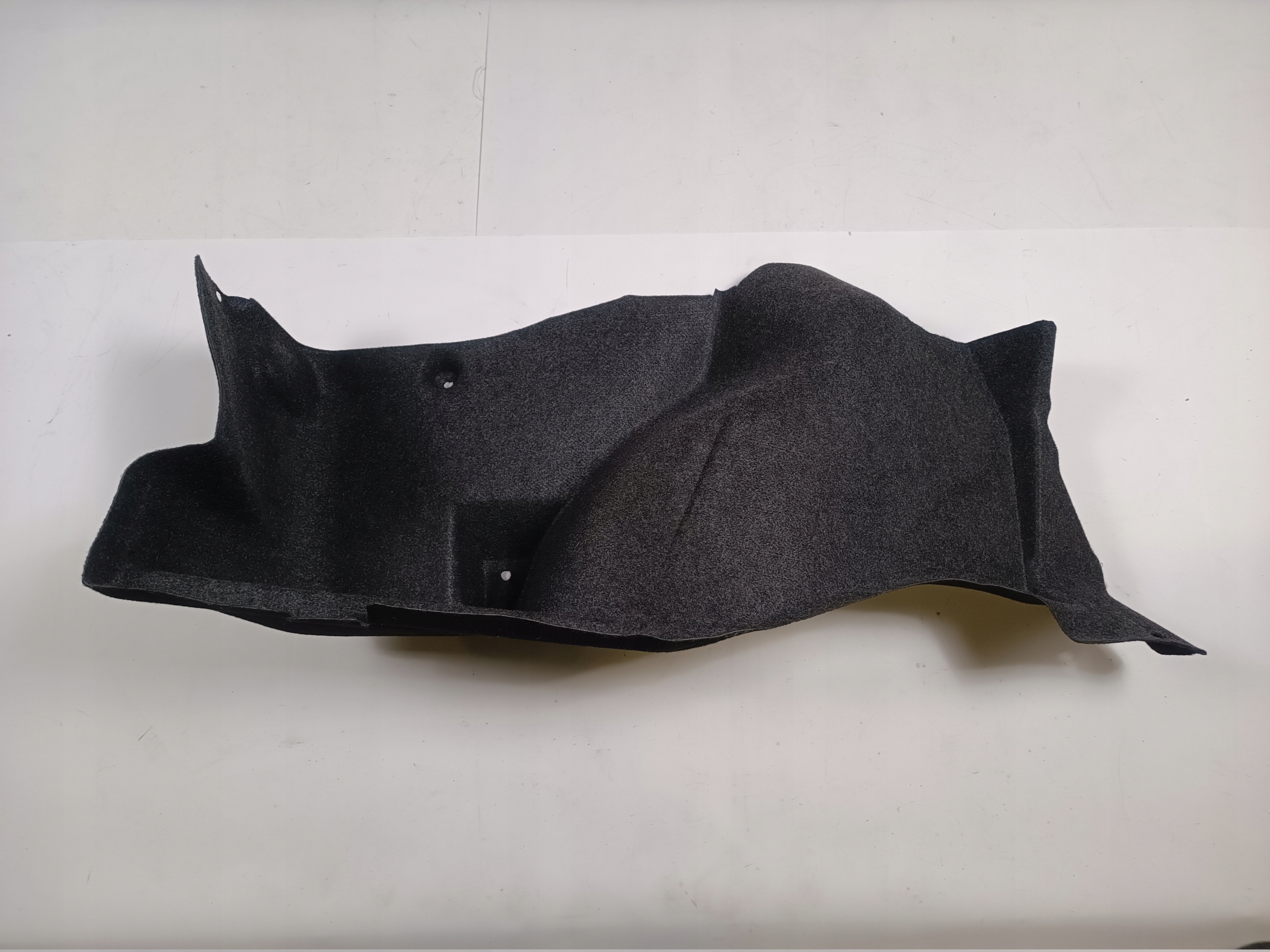 4662031 - Обивка багажника бекон L Challenger 08+ 15+