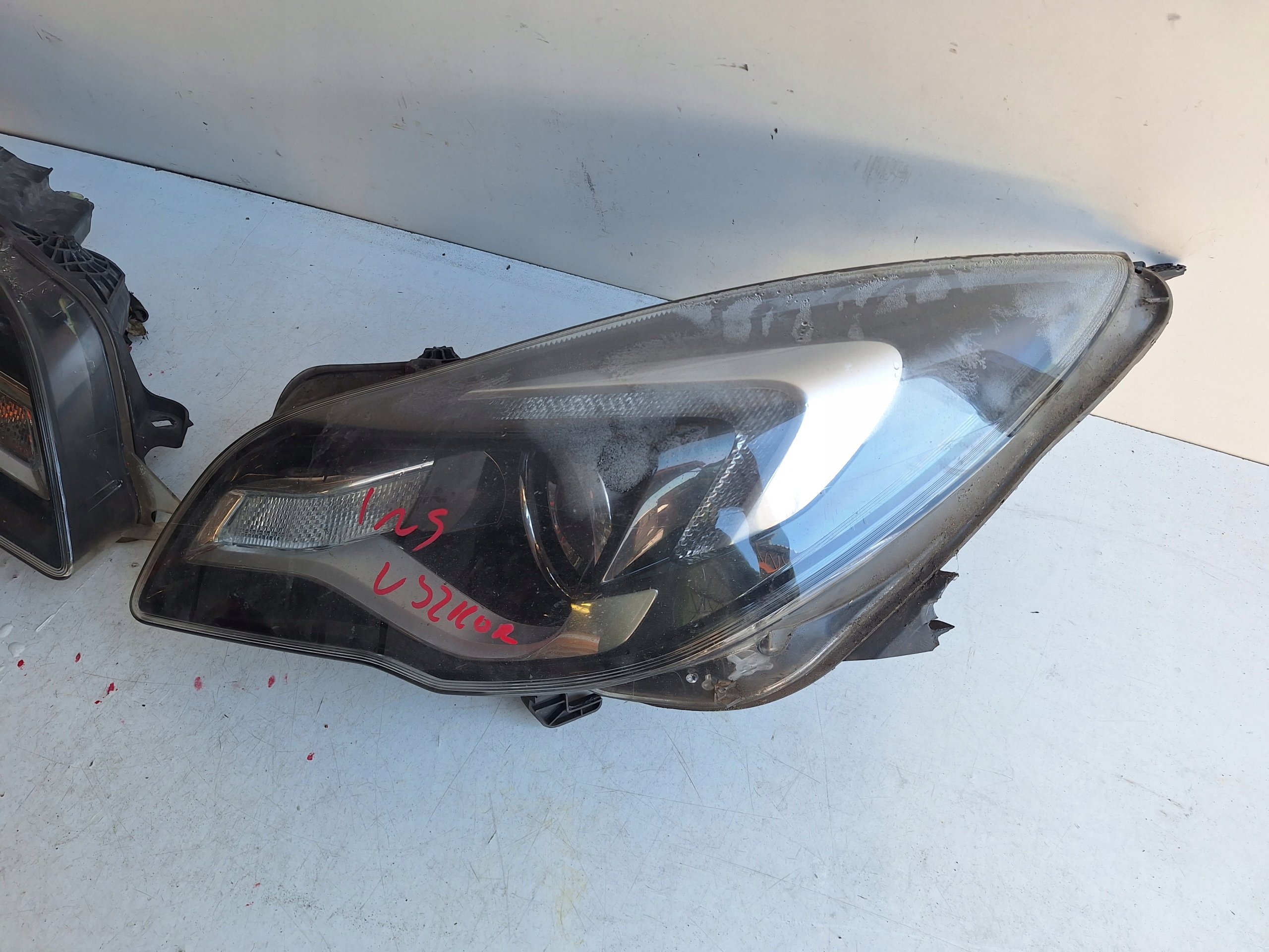 OPEL INSIGNIA A LIFT 13-17 light right + LED UK