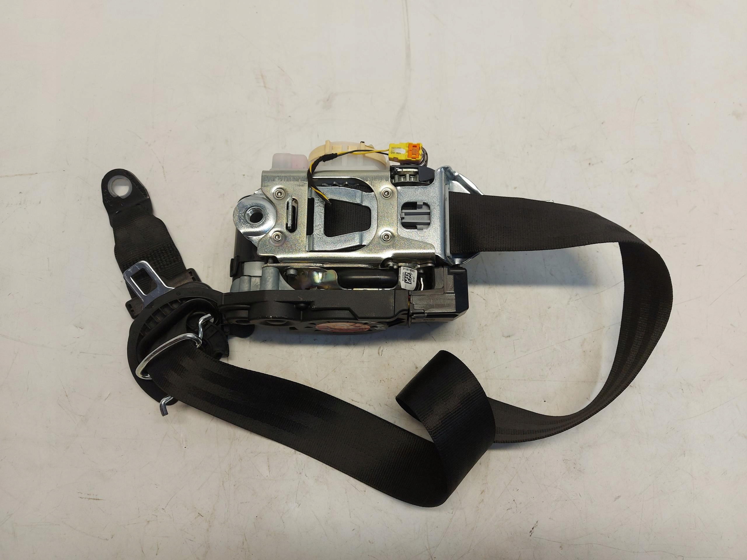 Audi A7 II 4K8 4M0 TFSI tension belt safety right front