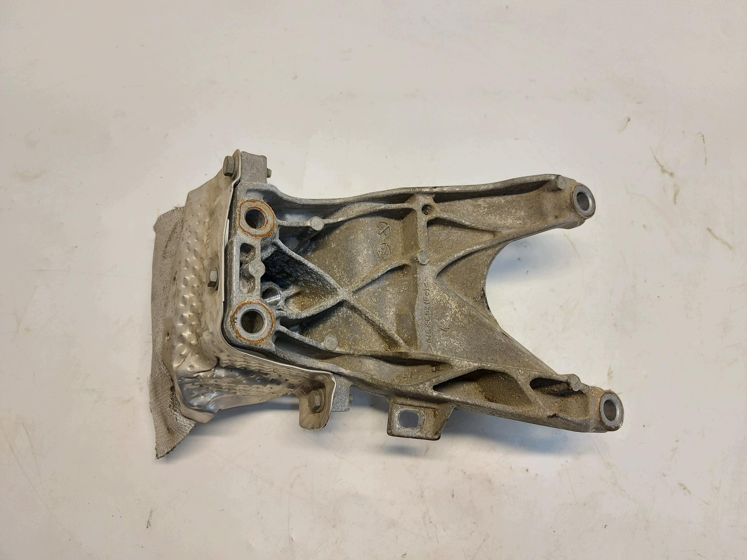 Audi A4 B9 8W LIFT Kombi 8W9 holder engine mount 4M0199308