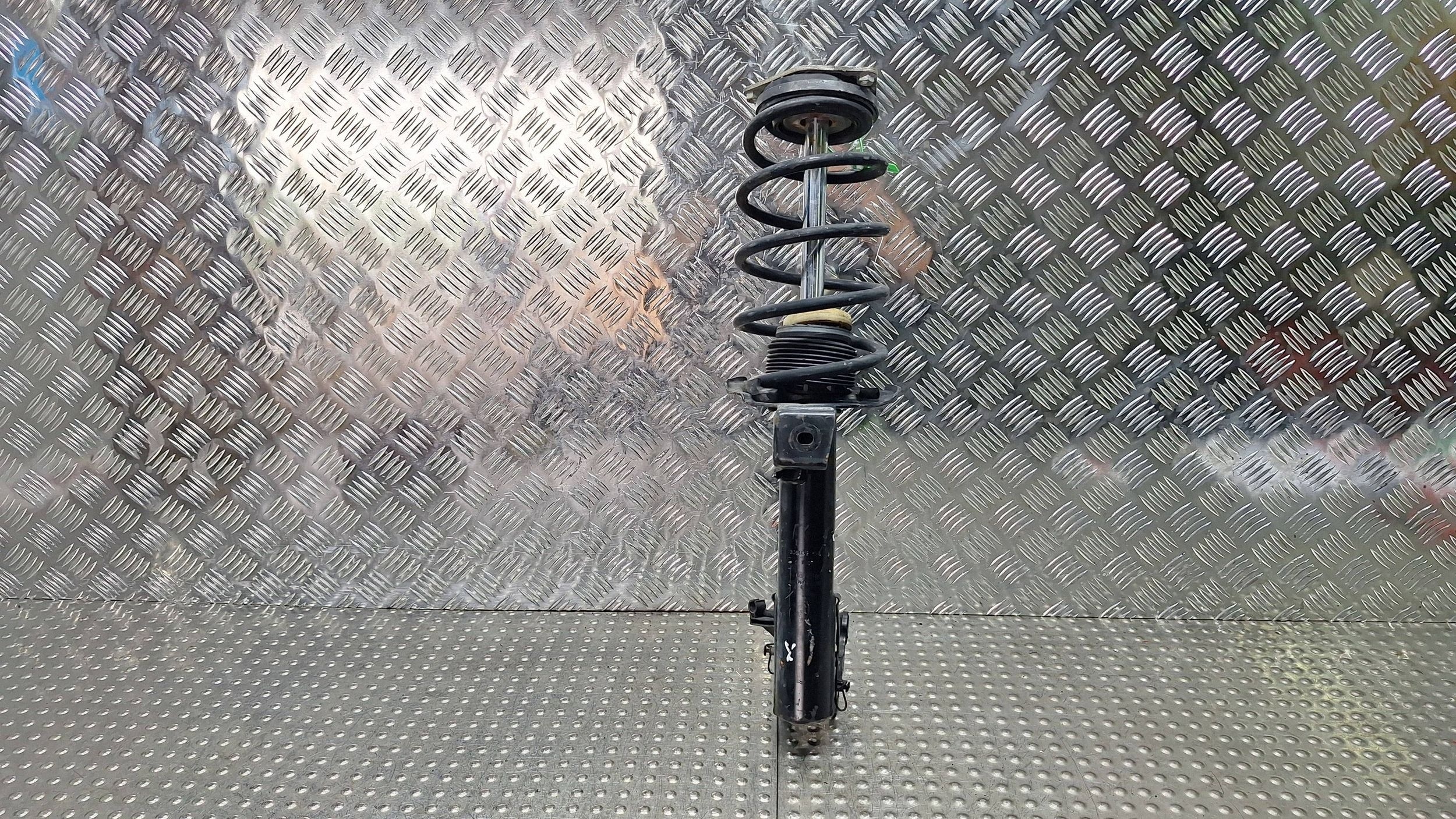 shock absorber left front A1693201230 MERCEDES A W169 W245