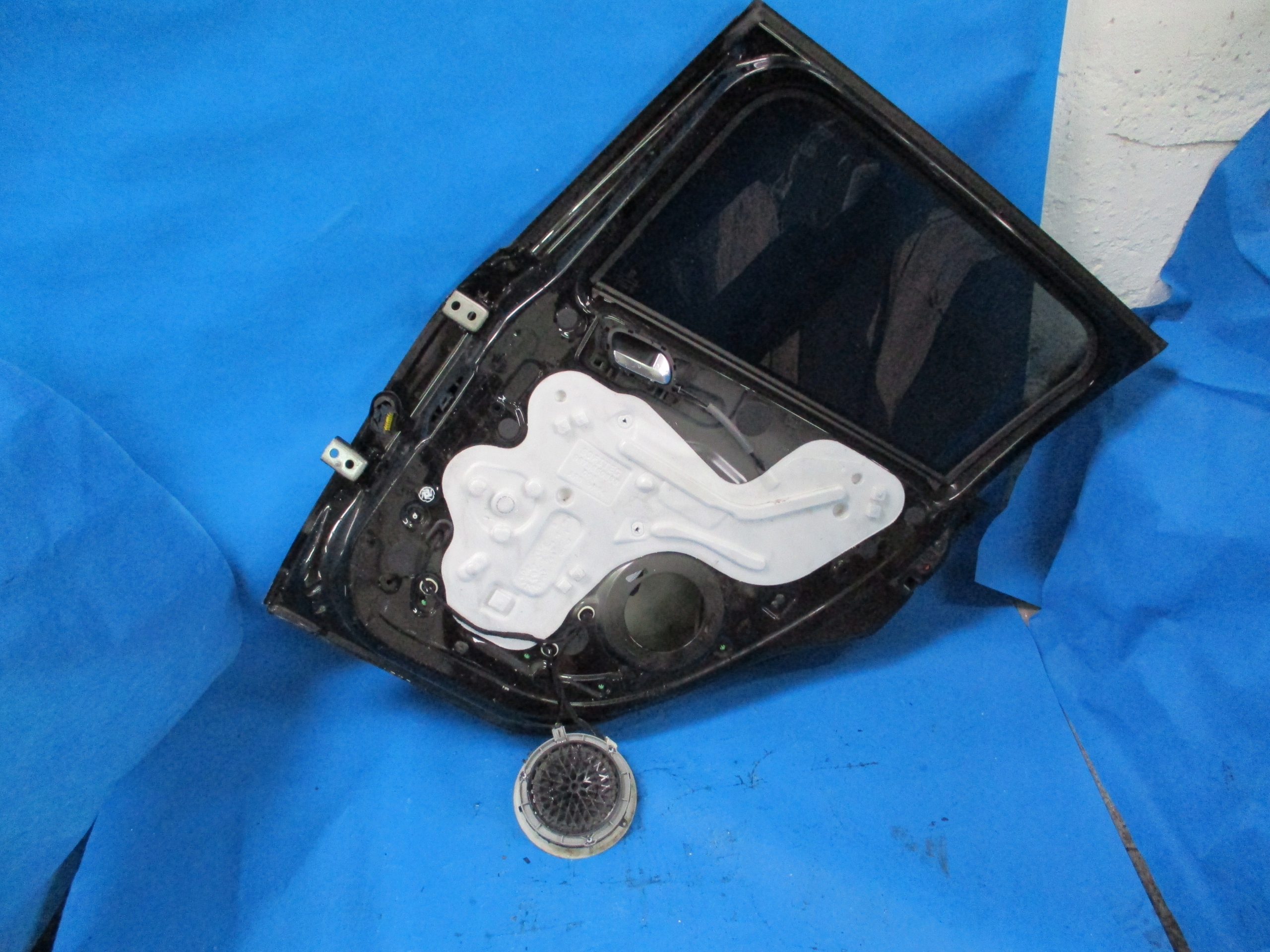 DRZWI PRAWE TYLNE PRAWE TYŁ PEUGEOT 2008 Typ samochodu Samochody osobowe