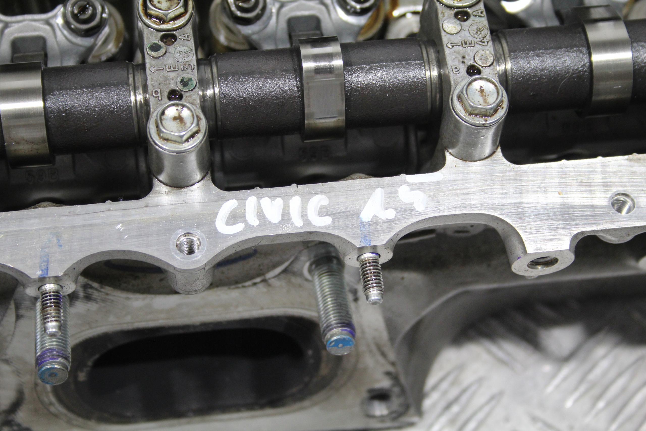 hlava ventily vačky HONDA CIVIC X 1,5 VTEC TURBO