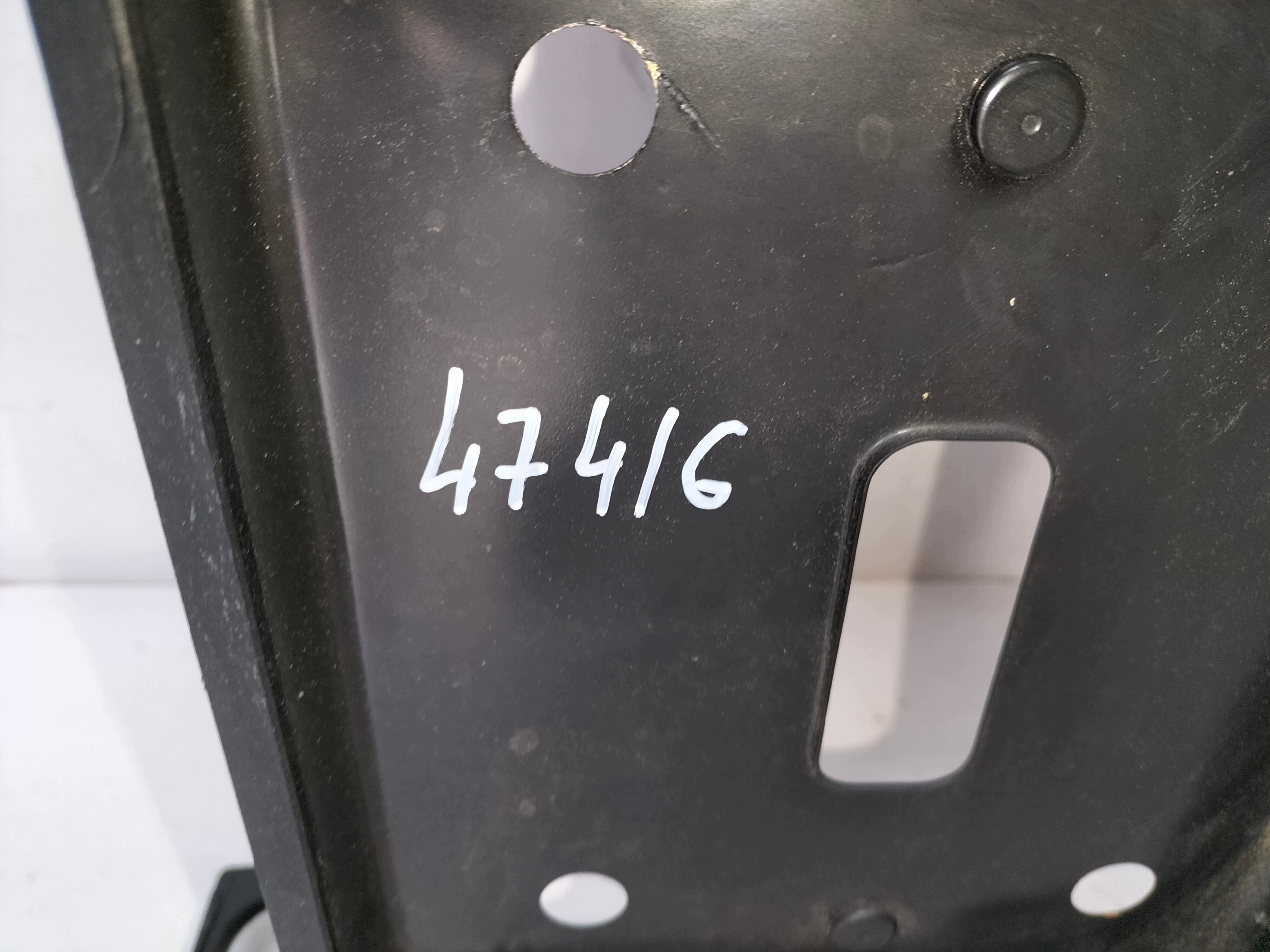 support panel for radiators pillar iron HYUNDAI IX35 09