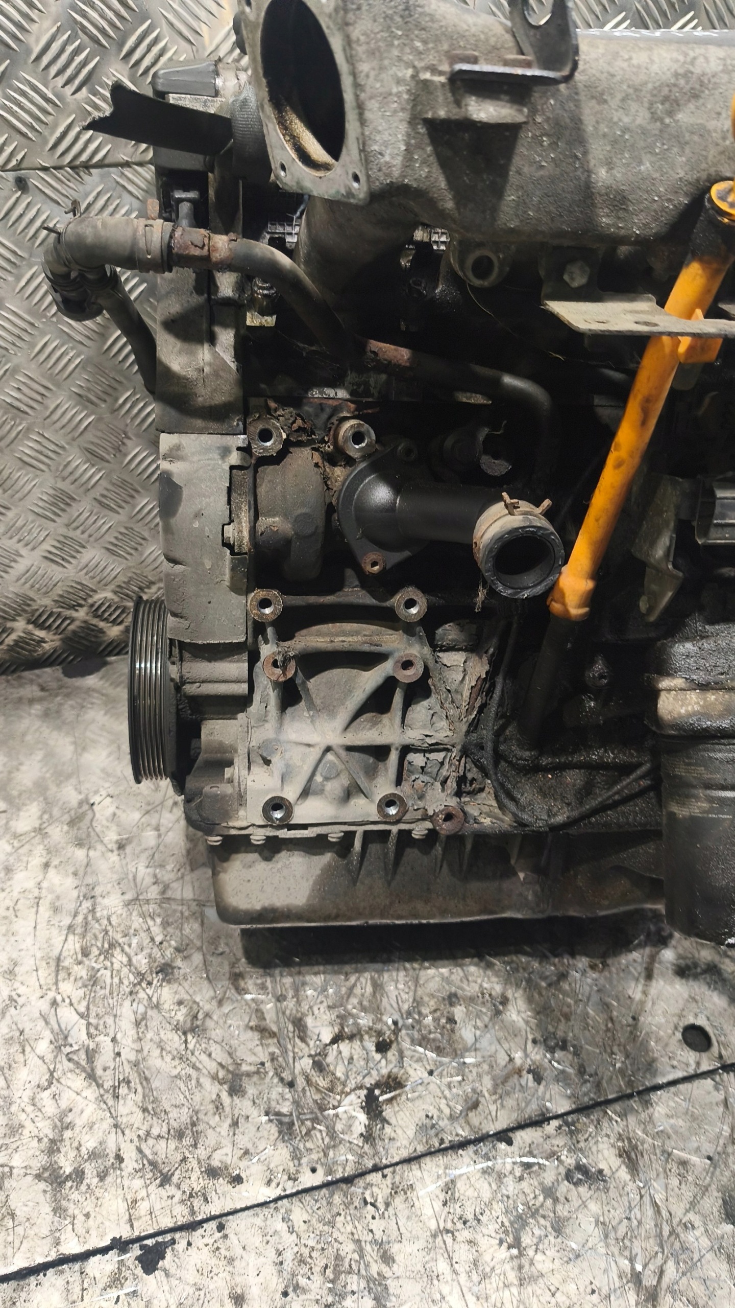 engine unprotected pillar SKODA OCTAVIA and 1999r 1.8B AGU