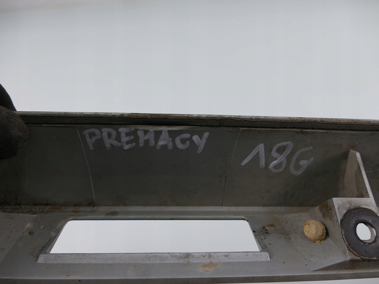 MAZDA PREMACY cap bonnet boot 18G