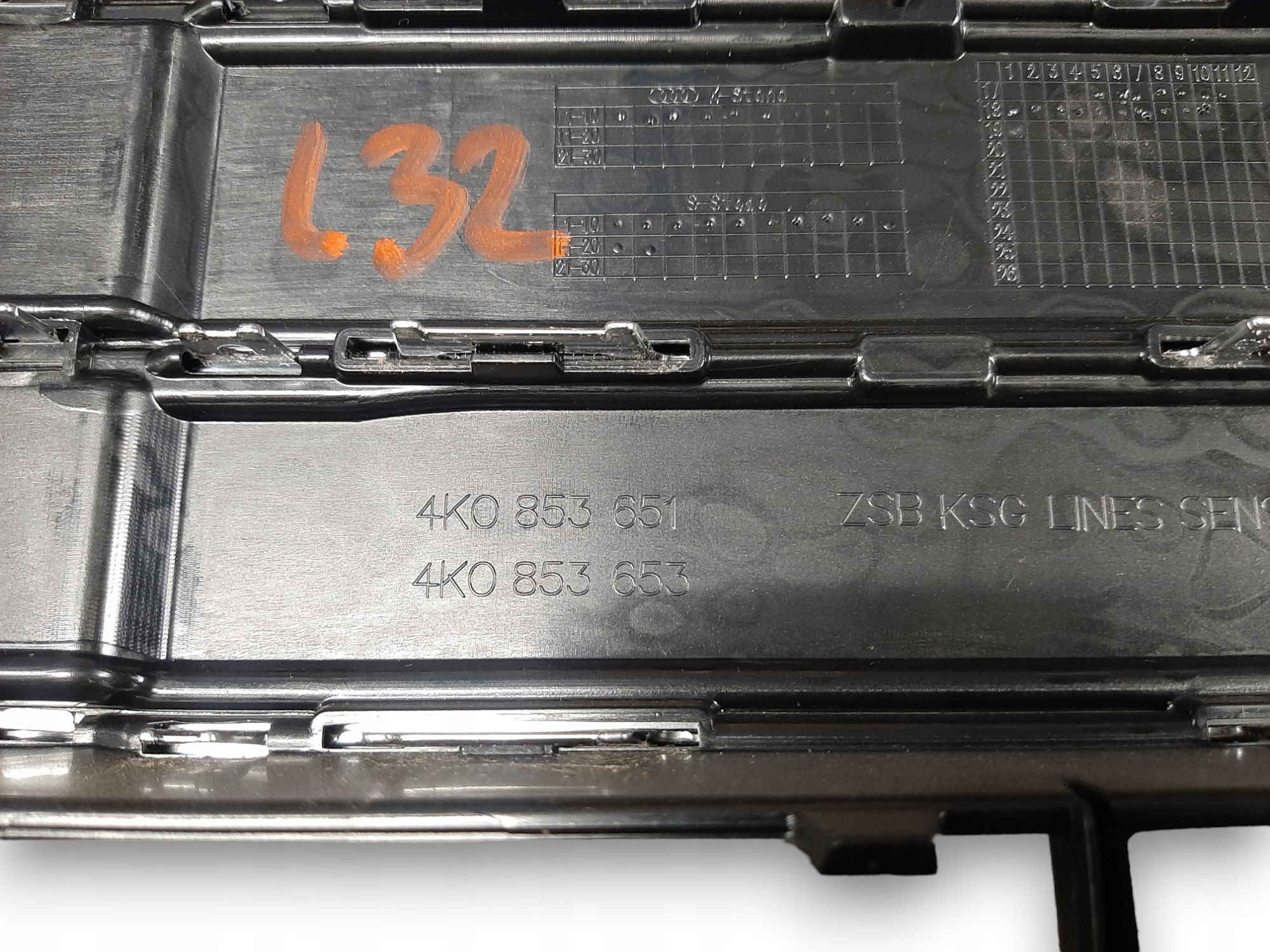 Audi A6 C8 Atrapa Grill 4K0853651 / 4K0853653 Jakość części (zgodnie z GVO) O - oryginał z logo producenta pojazdu (OE)