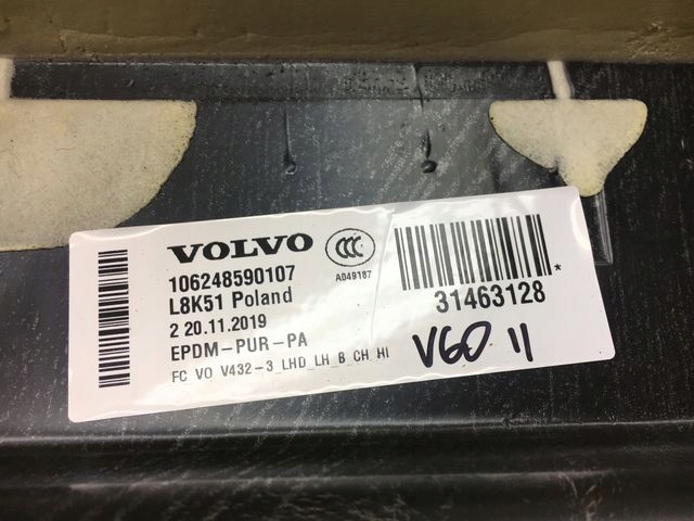 volvo V60 II передний левый 31463128