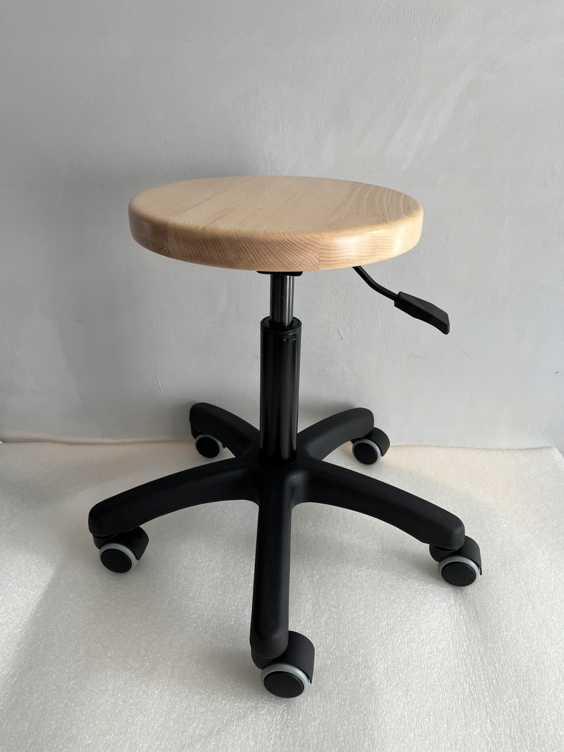 Otočná stolička s kolieskami, krajčírska, Drew