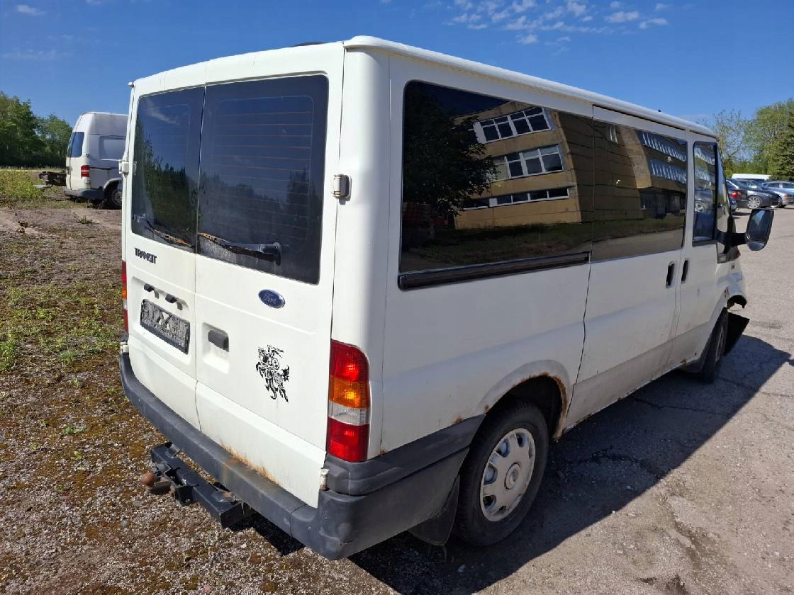 FORD TRANSIT шланг воды 2002 2.0л