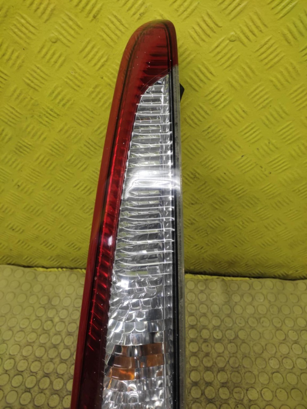 MITSUBISHI LANCER VII light left rear part