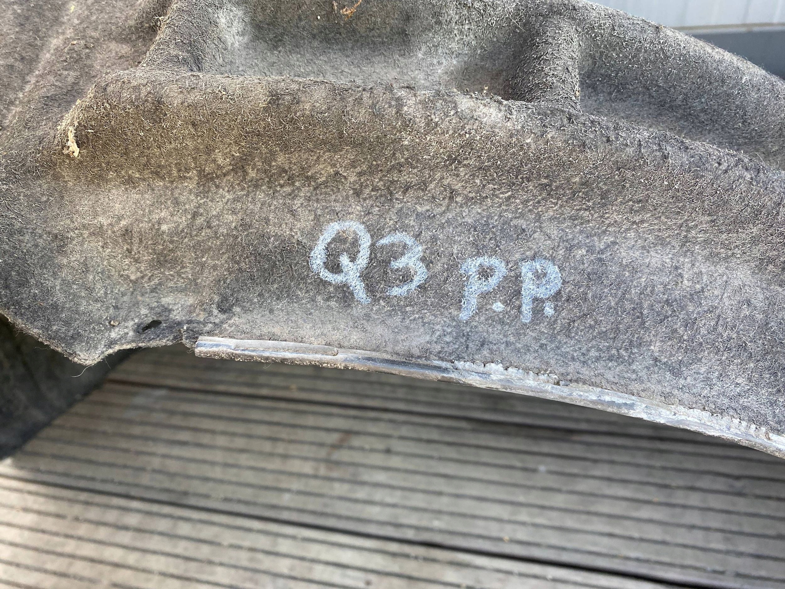 AUDI Q3 LIFT mudguard right front front 8U0821172E