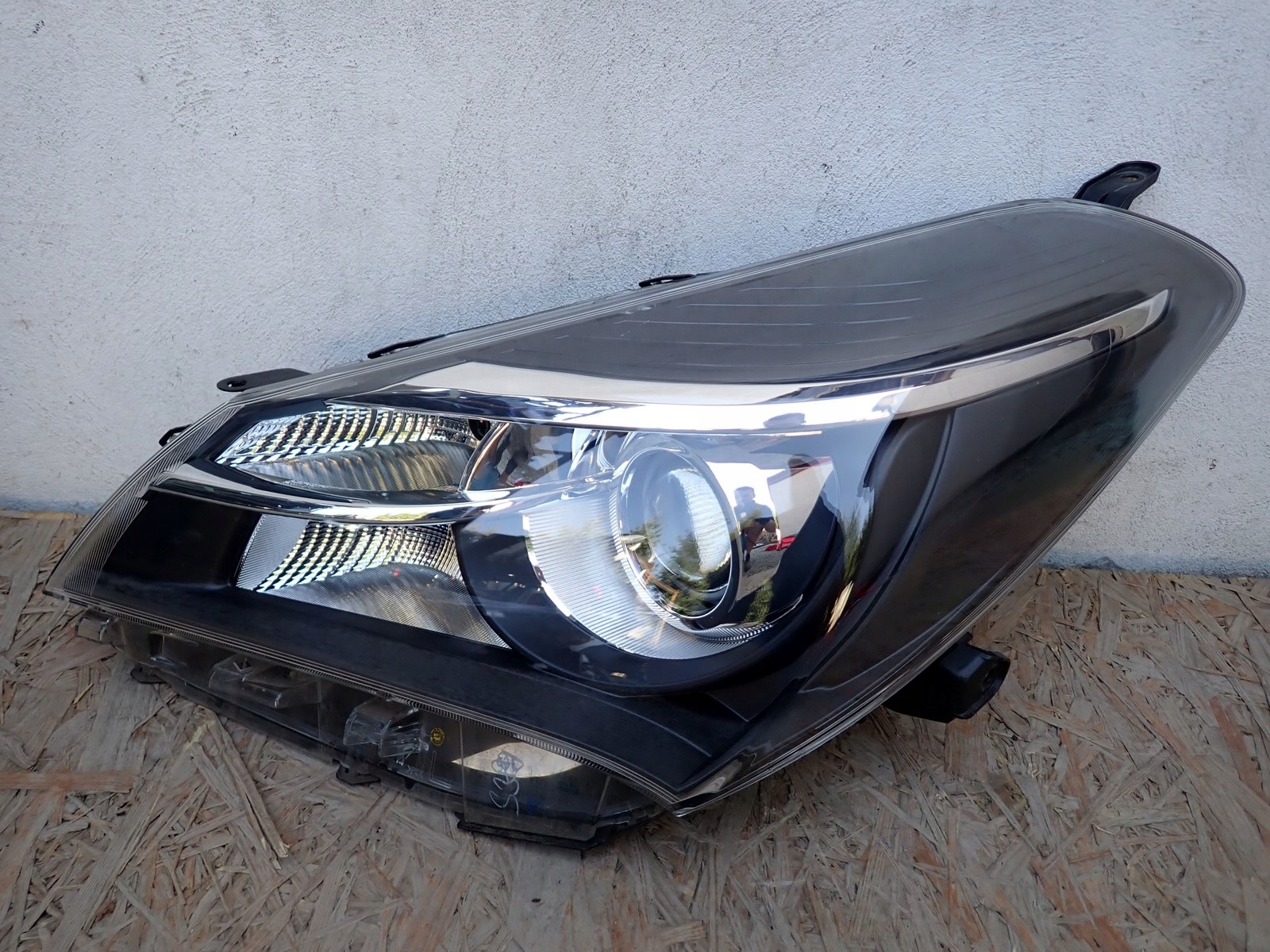 light left REFLEKTOR TOYOTA YARIS 3 III P13 LIFT