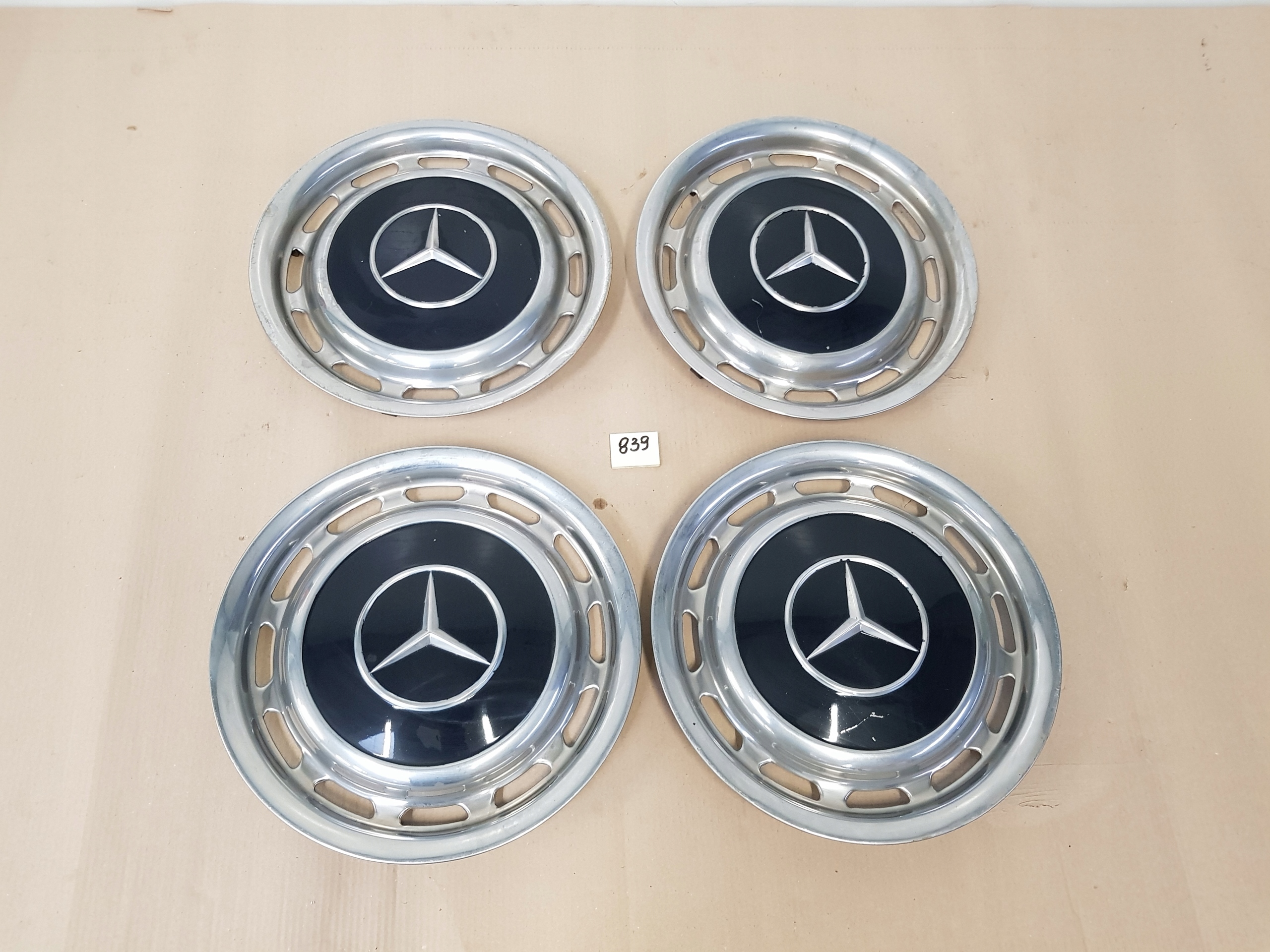 KOŁPAKI KOMPLET MERCEDES- BENZ W123