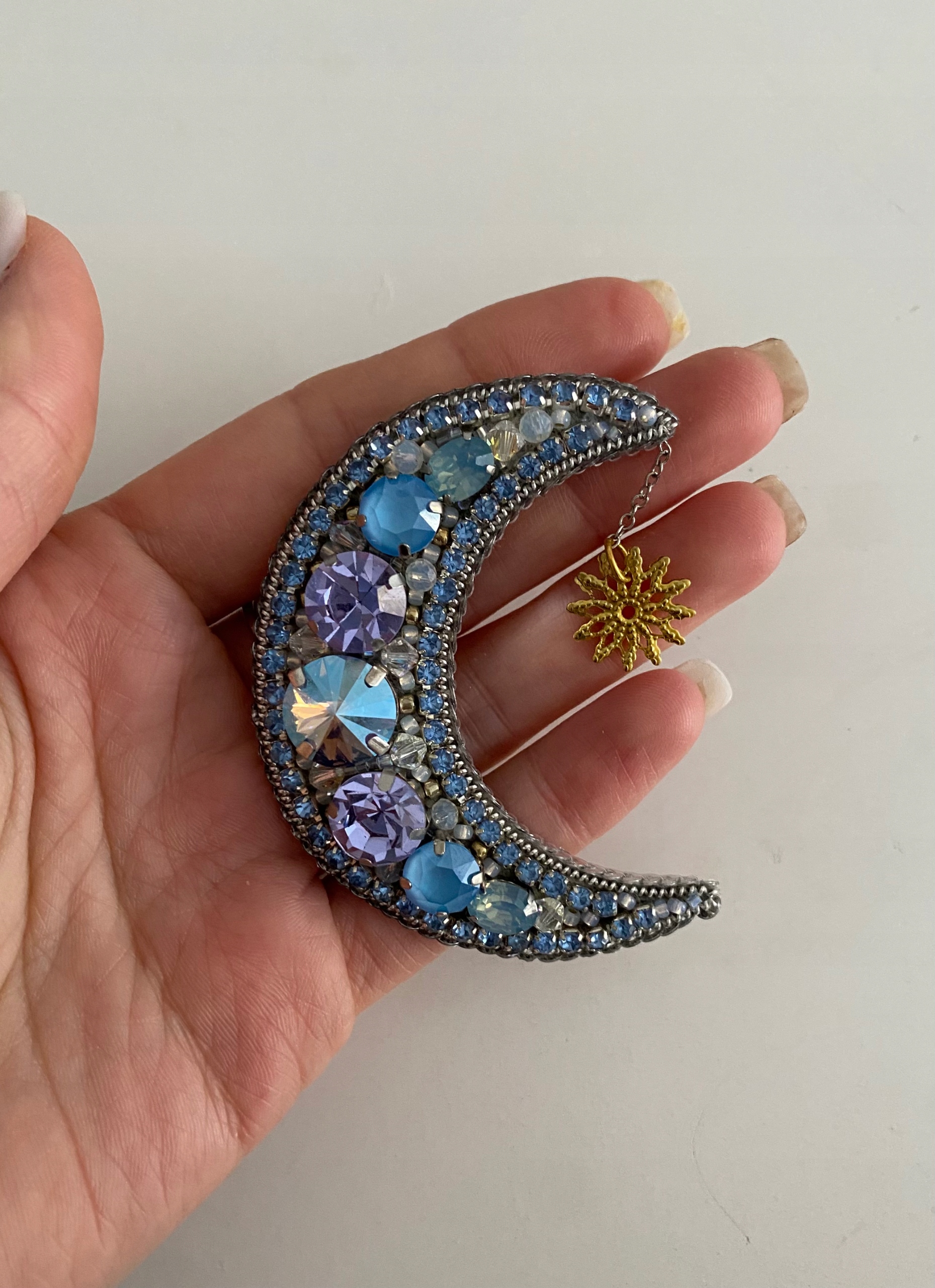 Brož poloviční žaluzie s krystaly Swarovski