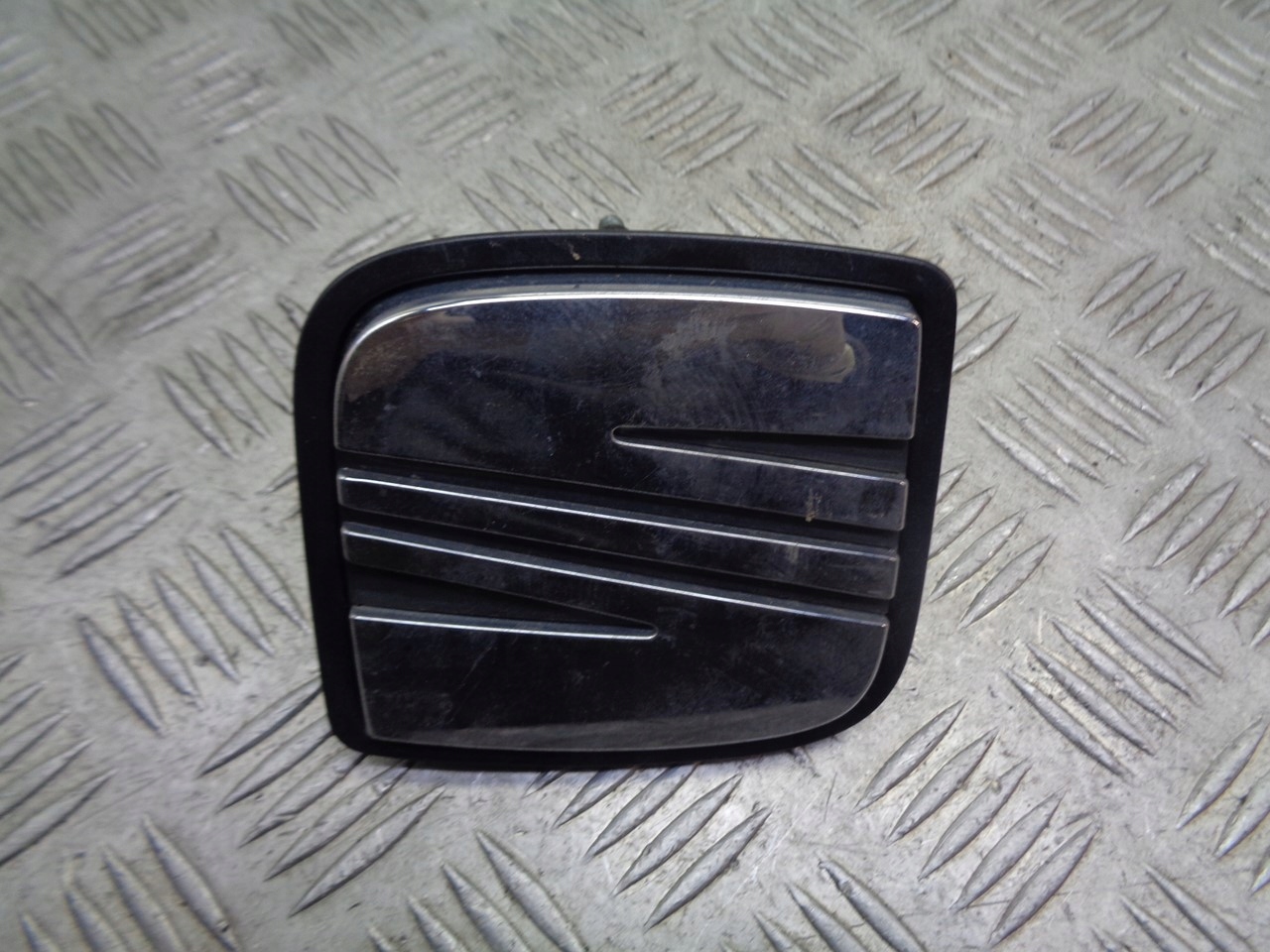 KLAMKA KLAPY BAGAŻNIKA SEAT IBIZA III