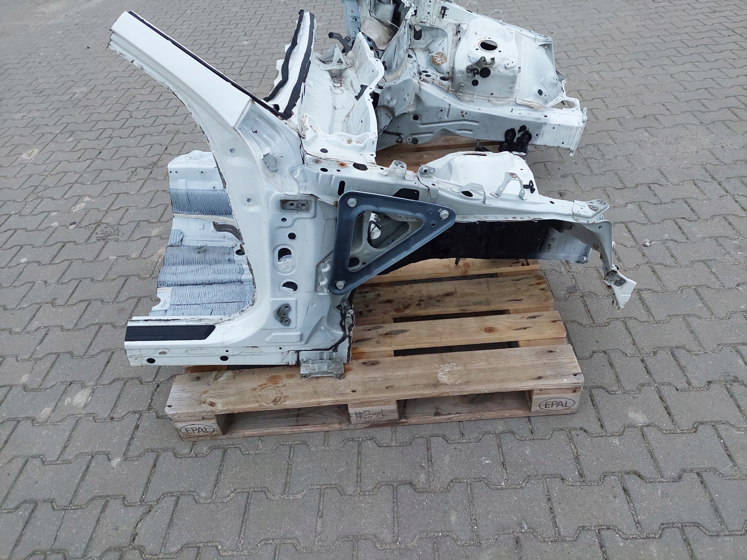 quarter front right front right quarter LEXUS IS III 300 H 077