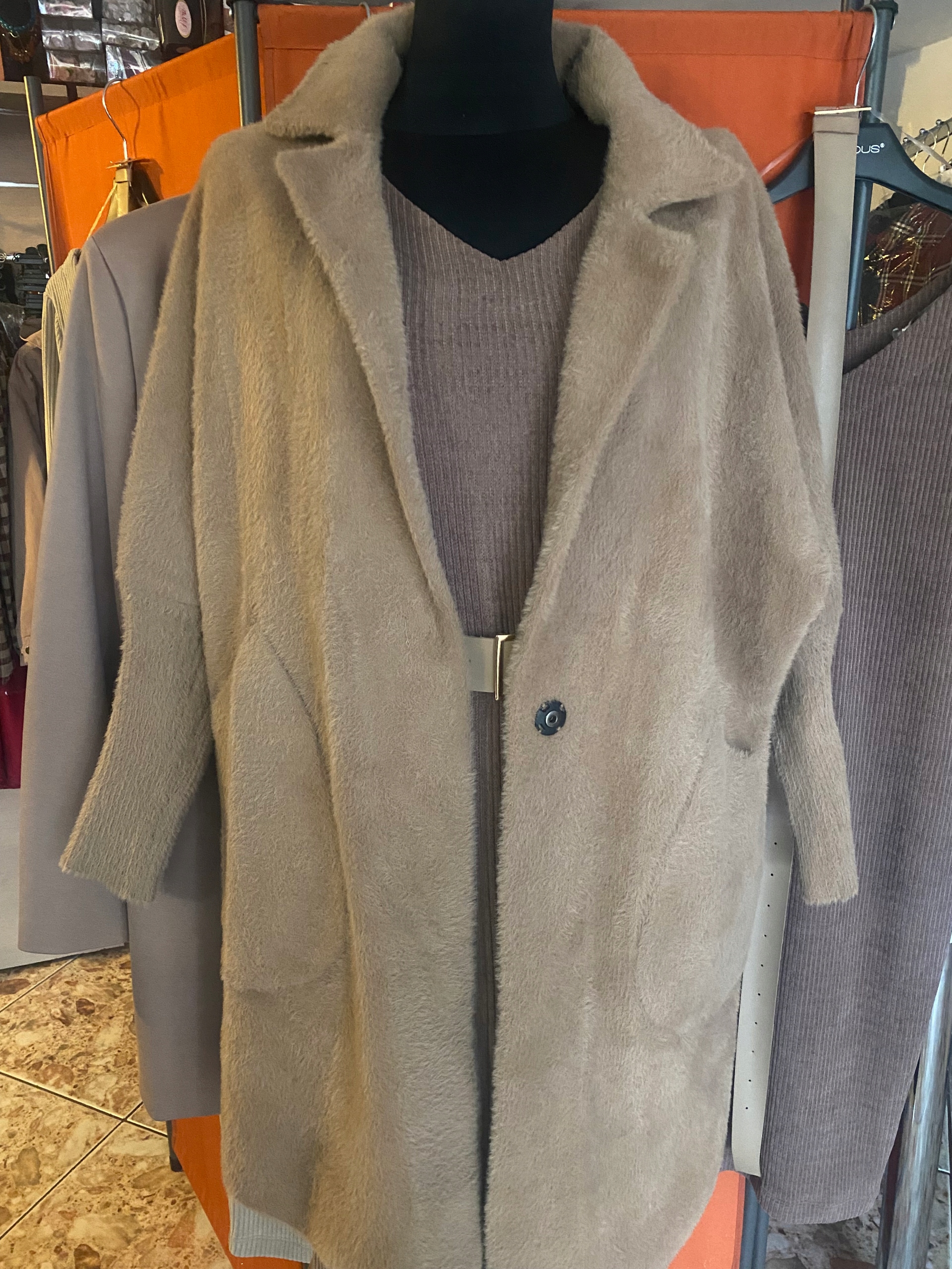 Béžový svetr Tlustý z Alpaky velikost