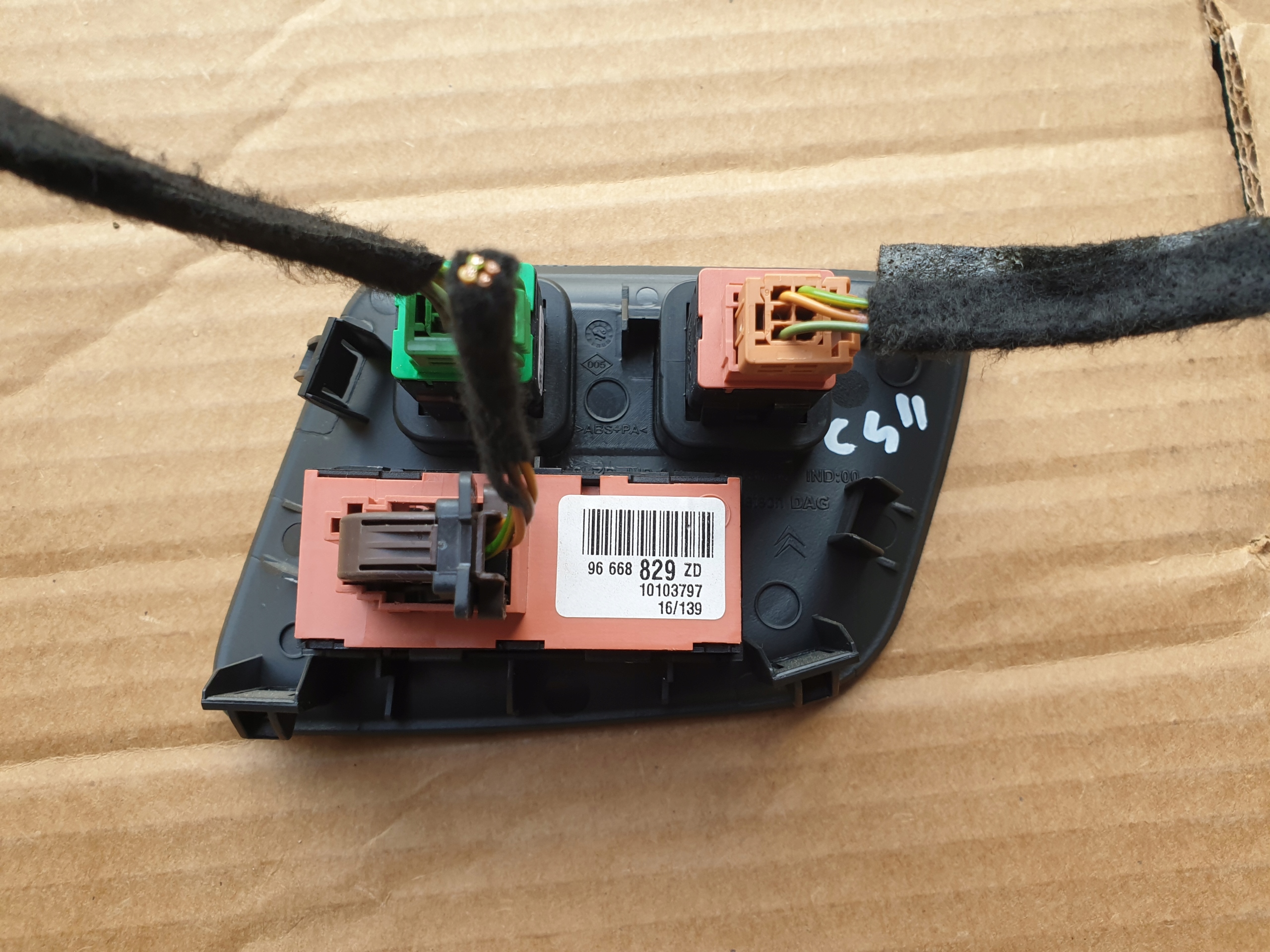 PANEL Commandes CITROEN C4 B7 II 2010-2018 96717146ZD