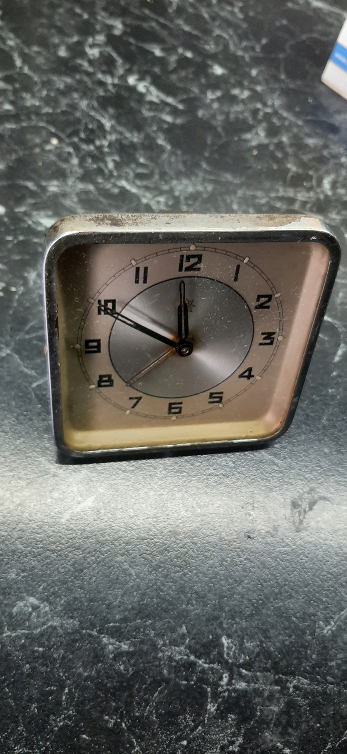 ZABYTKOWY NIEMIECKI ZEGAREK BUDZIK JUNGHANS