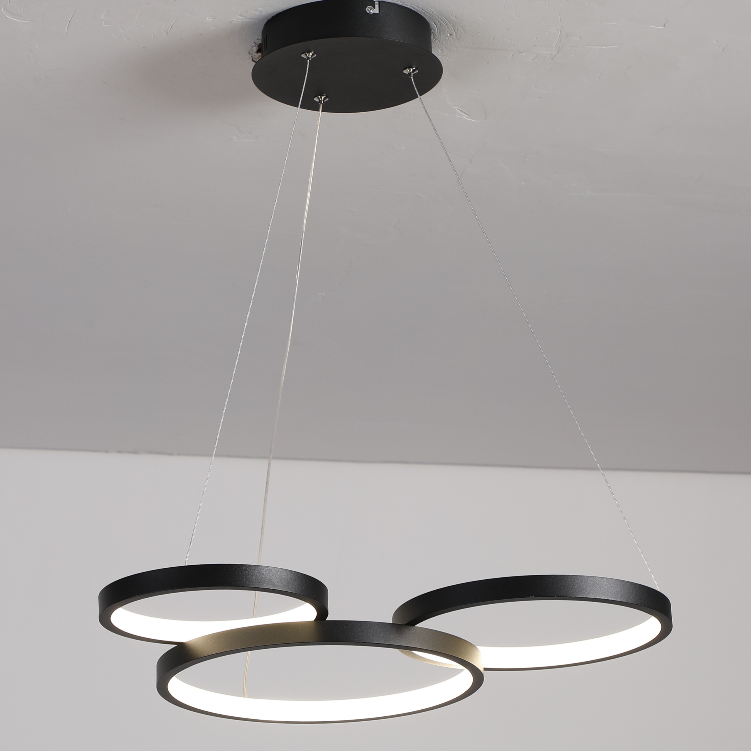 Stropní Svítidlo černá 3 kroužky moderní závěsná Led Lustr 38W 52cm