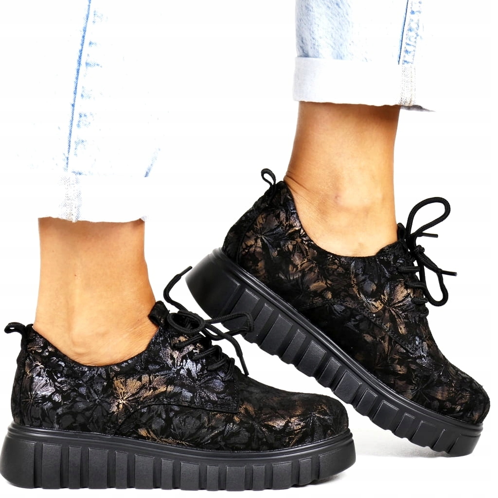 Černé Kožené Polobotky Na Platformě S Vytlačovanými Květinami Módní Nový Vzor