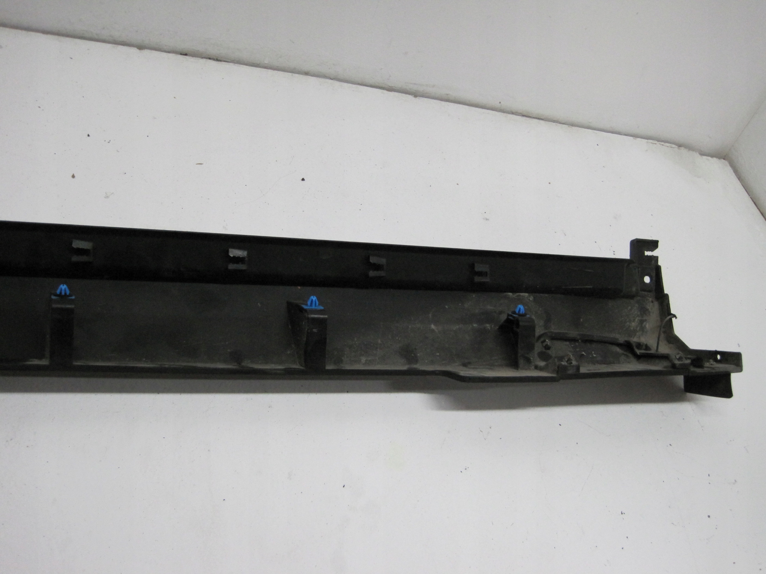cap moulding threshold Jeep AVENGER right
