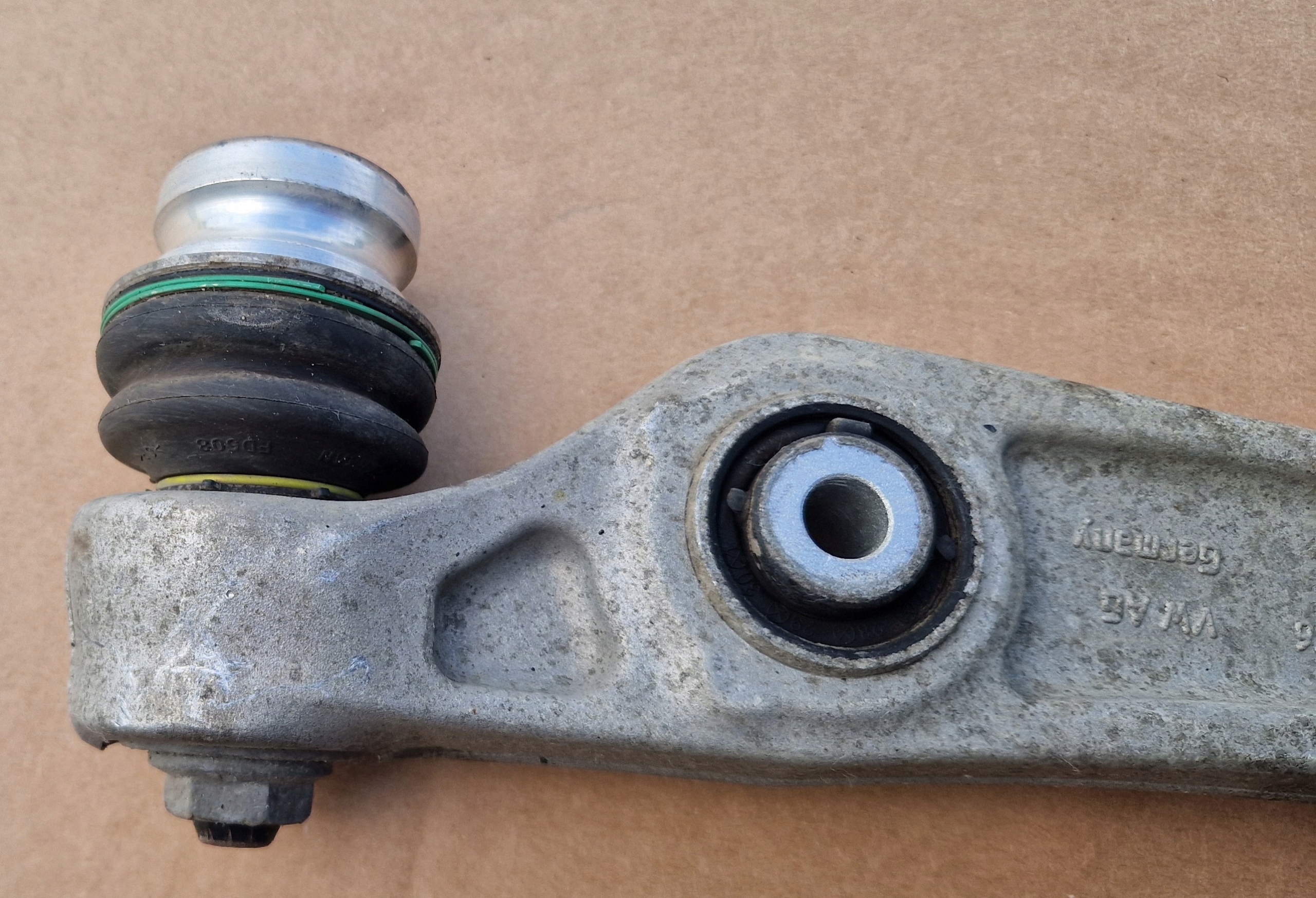 arm front right AUDI A6 Q5 80A407156 original as new