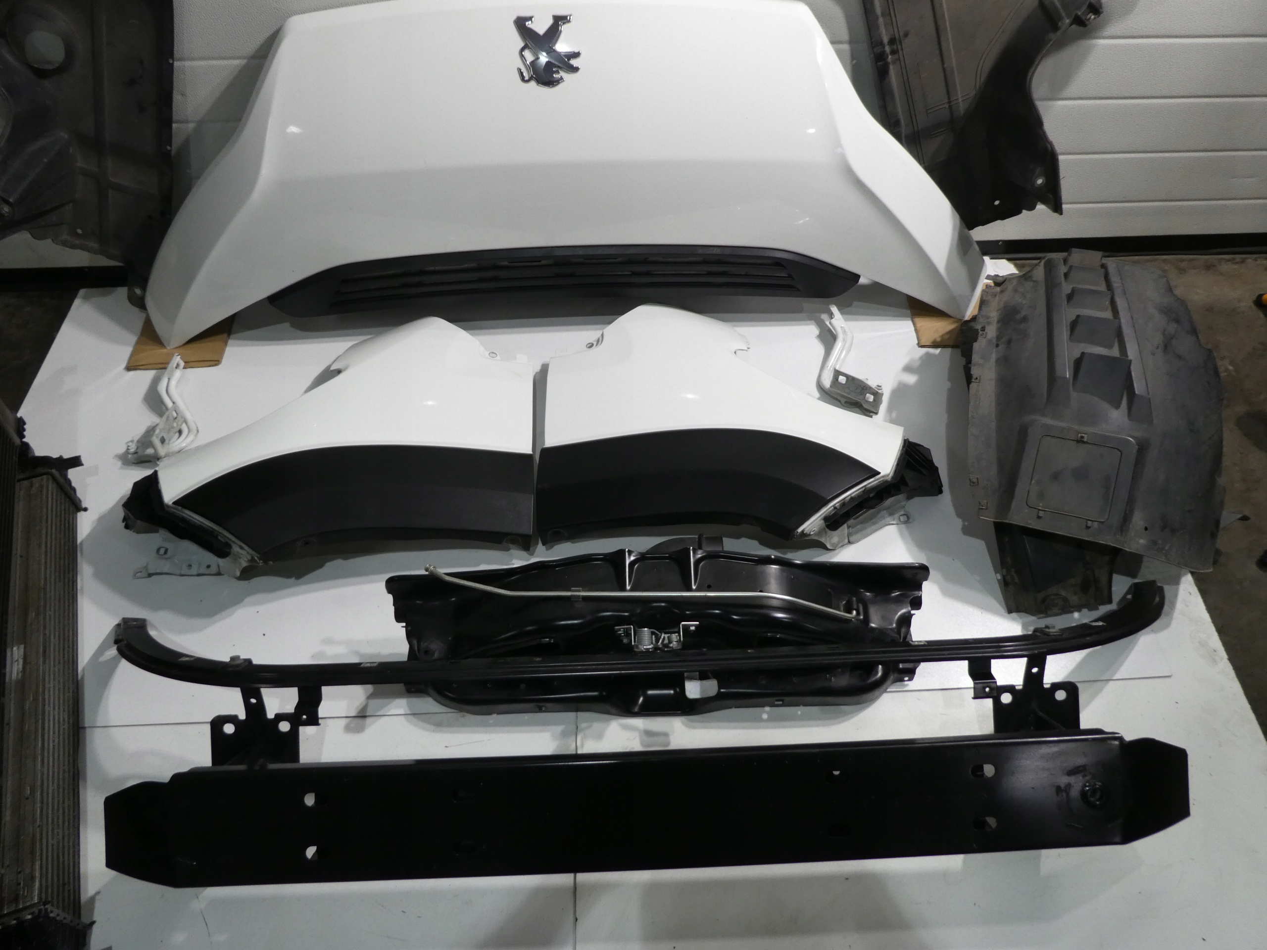 PEUGEOT BOXER 2.0 EURO 6 front BIALY bonnet KOMPLET