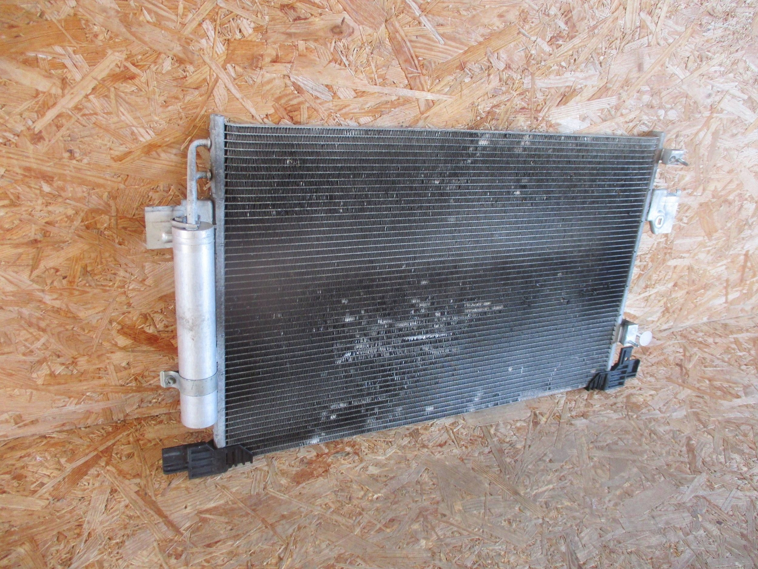 Radiateur climatisation MITSUBISHI OUTLADER II