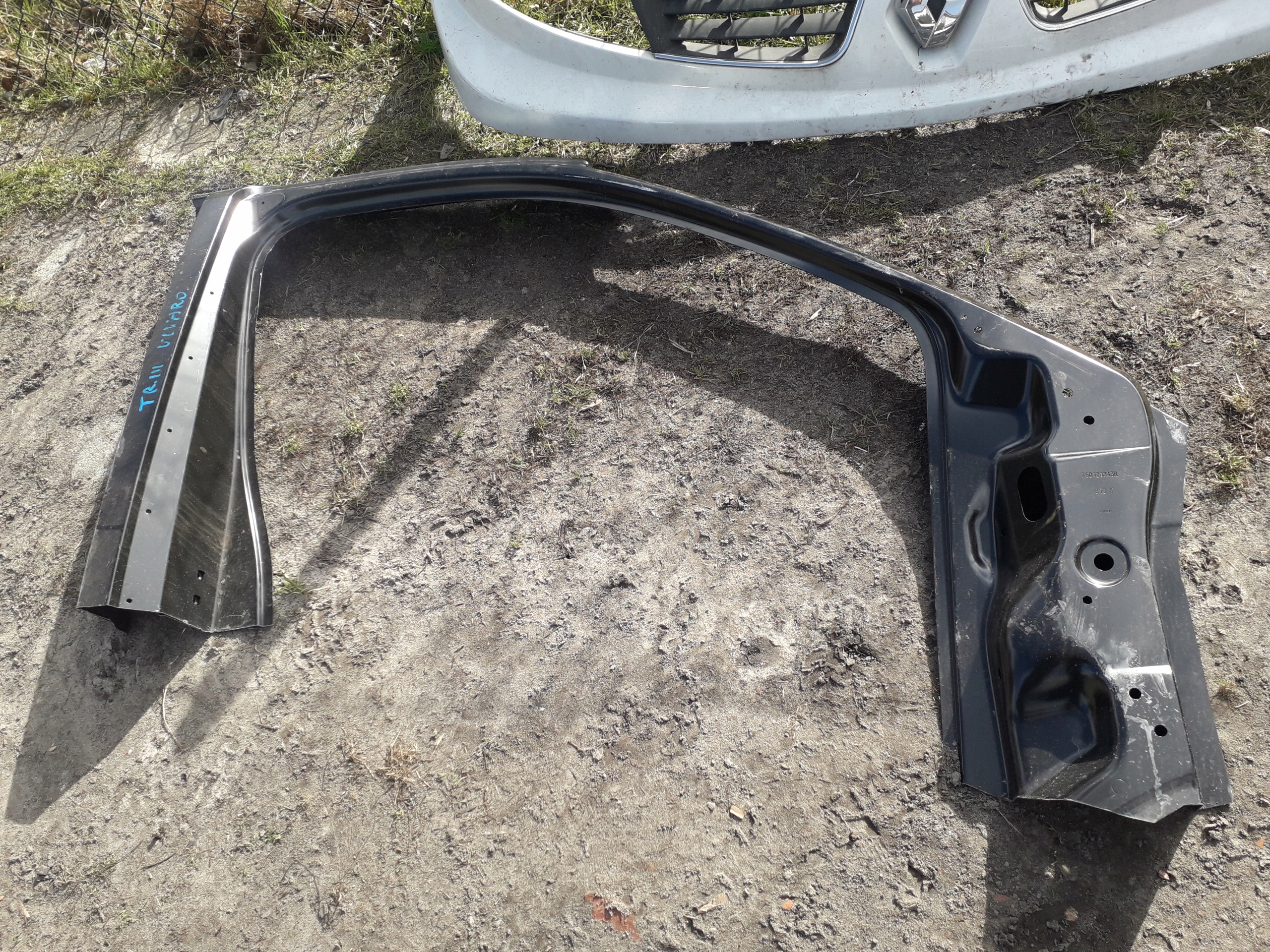 ПРАВИЙ СТОВП ОБШИВКА TRAFIC VIVARO 14-