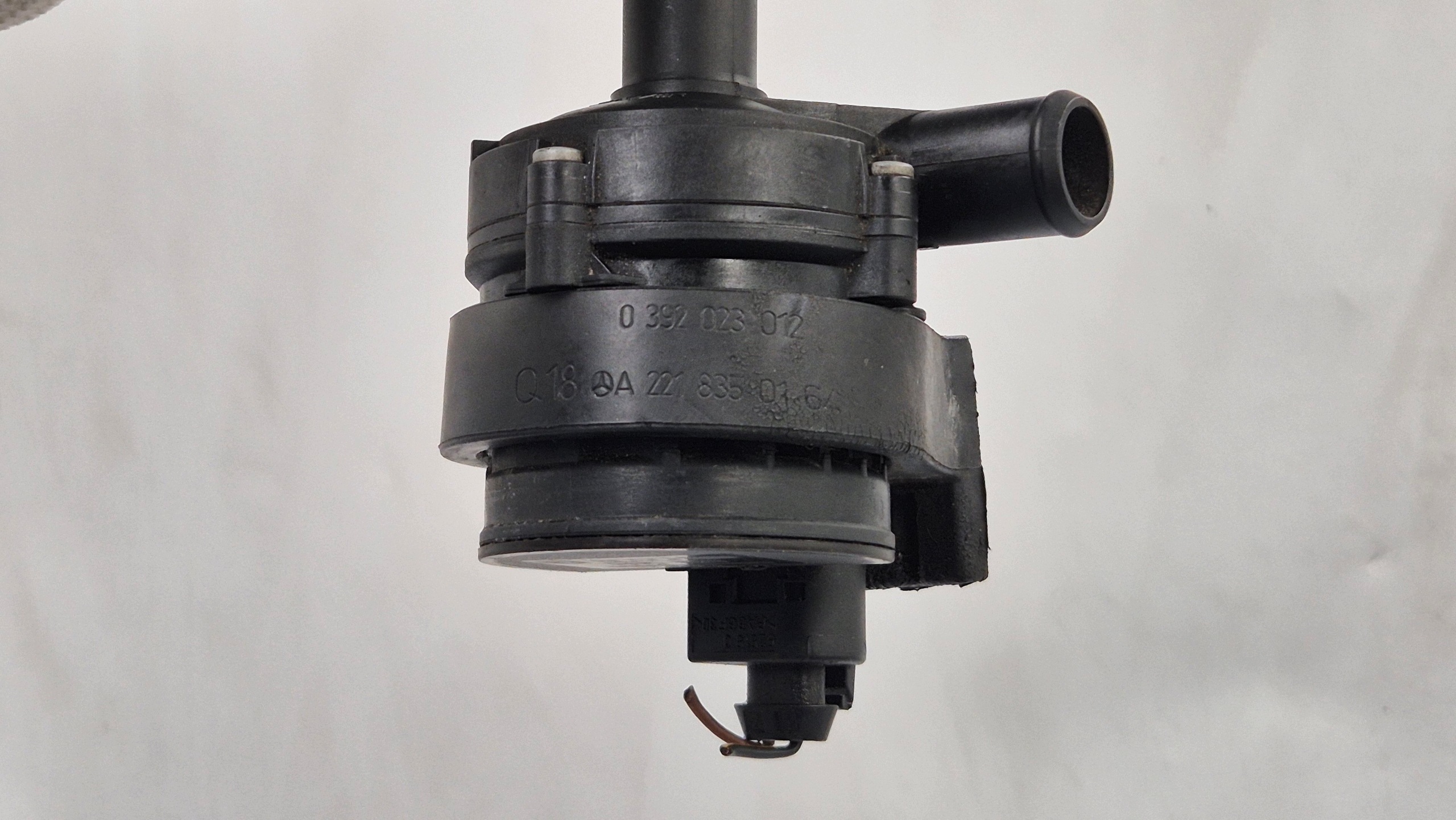 supplementary water pump MERCEDES 2118350164 original!!