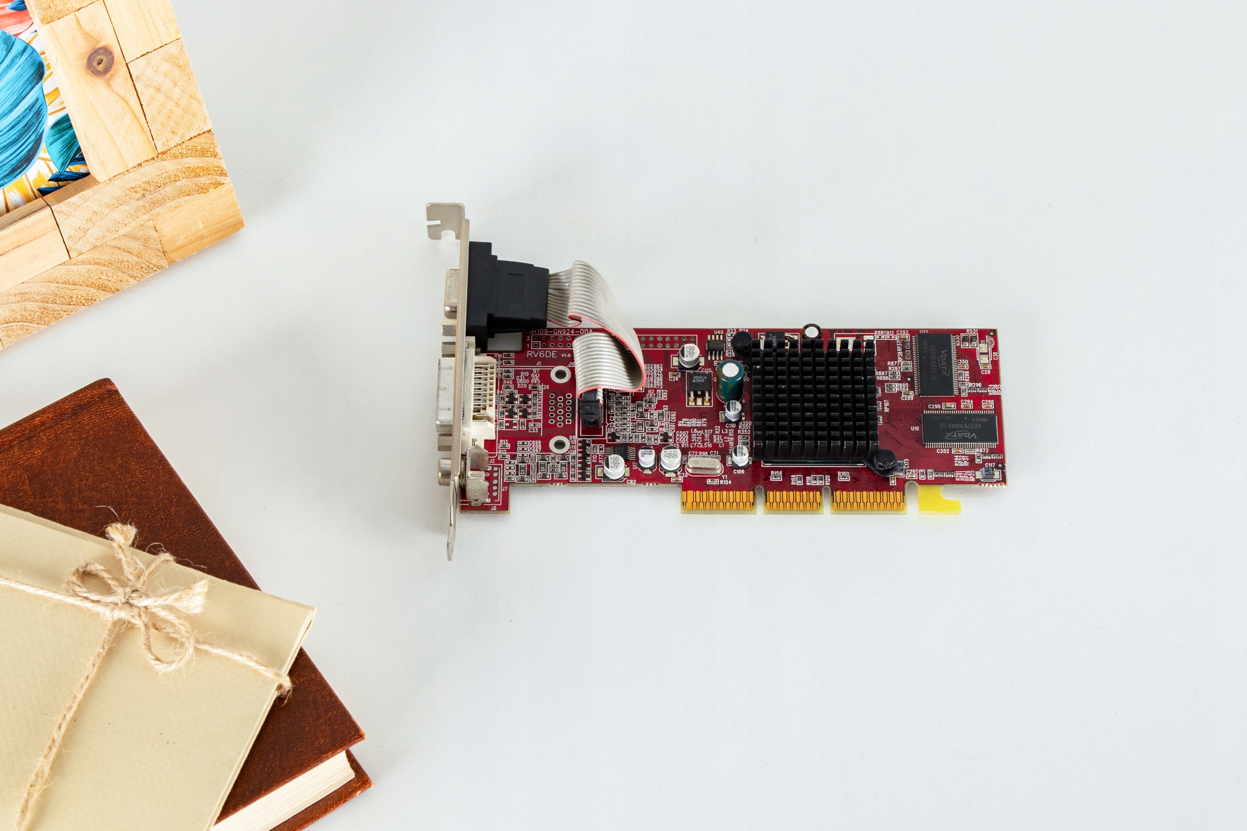 ATI RADEON 7000 64MB AGP DVI VGA HIGH PROFILE Głębokość 1111 mm