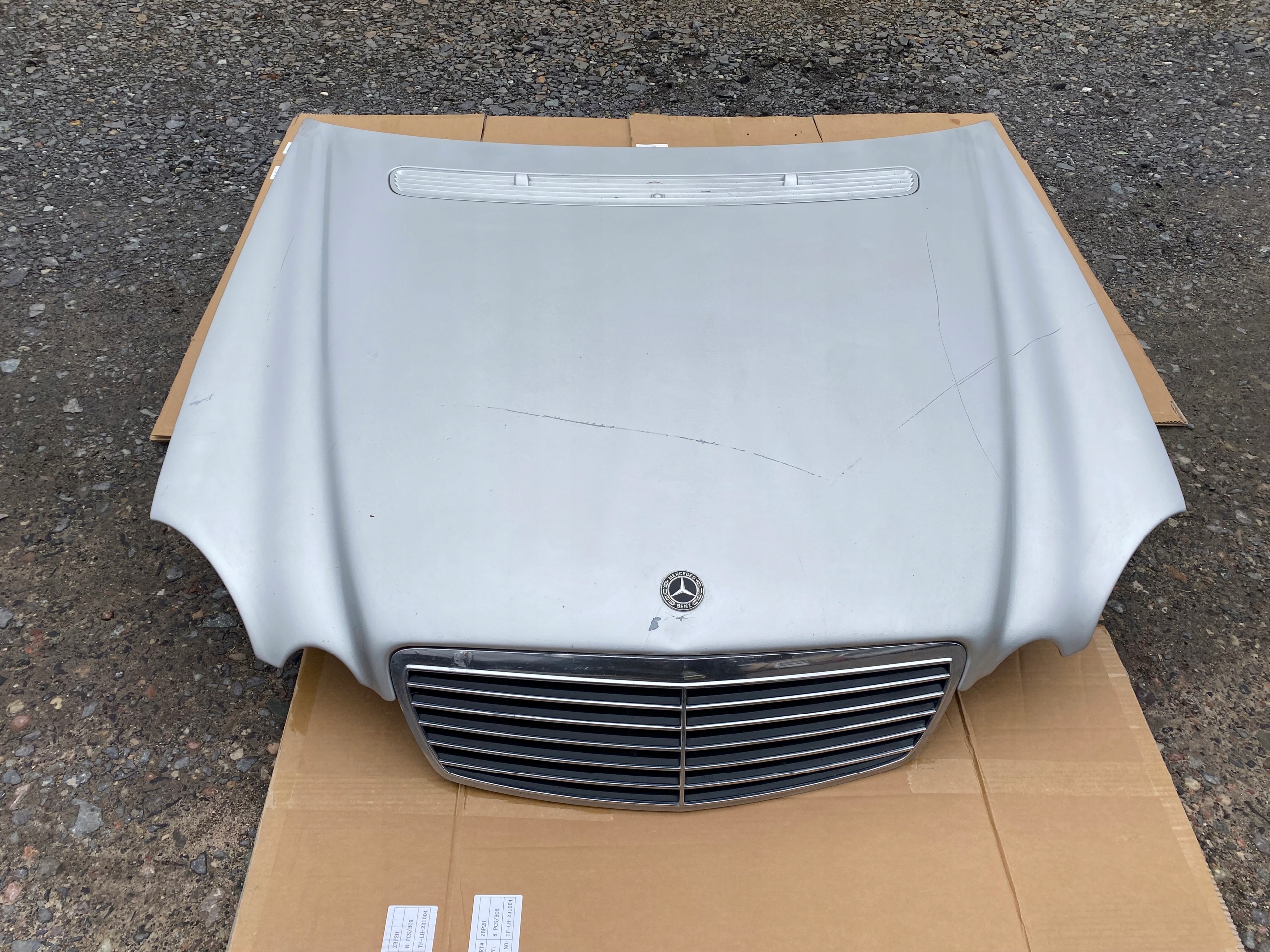MERCEDES E W211 bonnet front cover C744