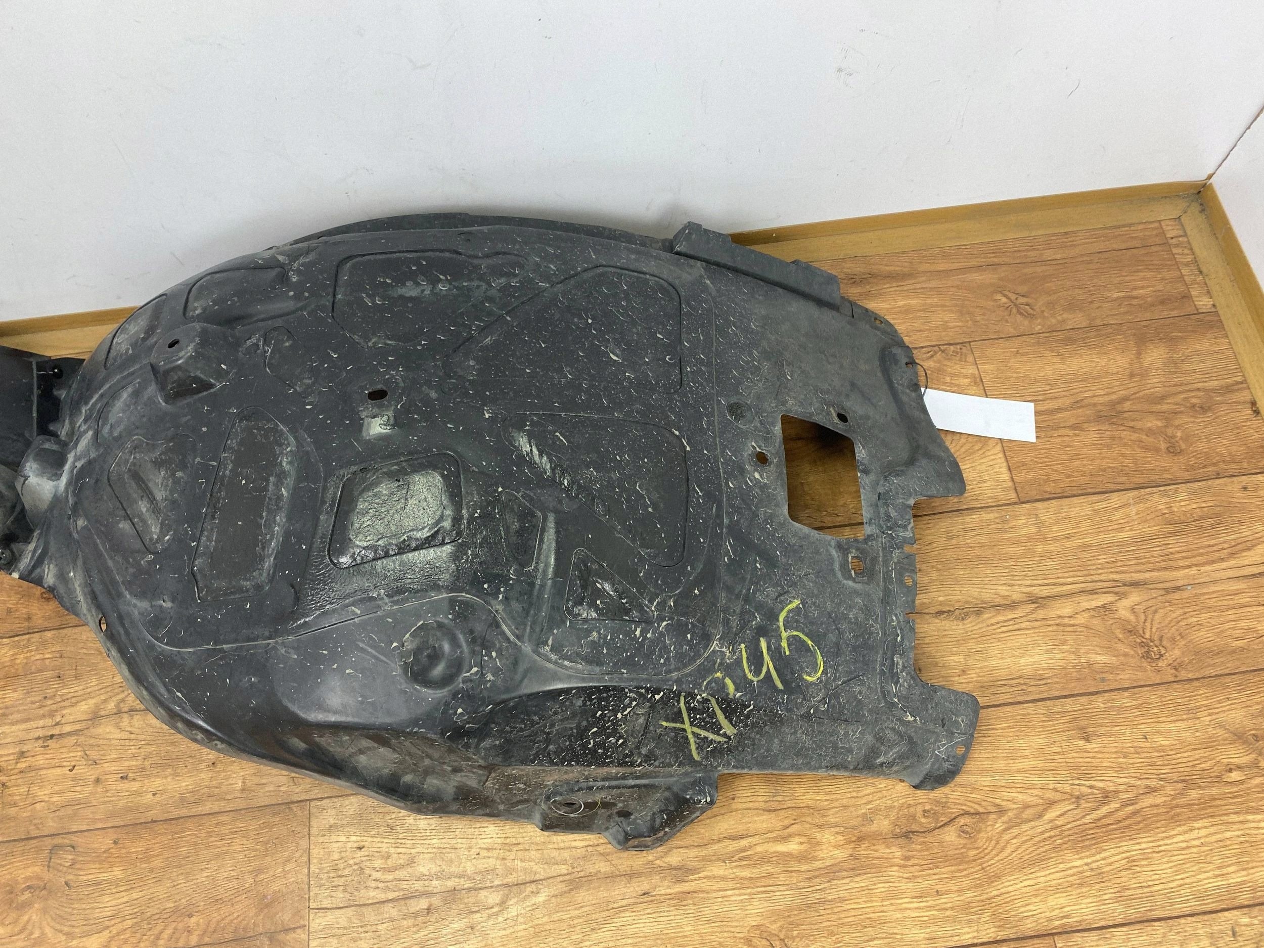 mudguard front left Dodge Charger 2015+