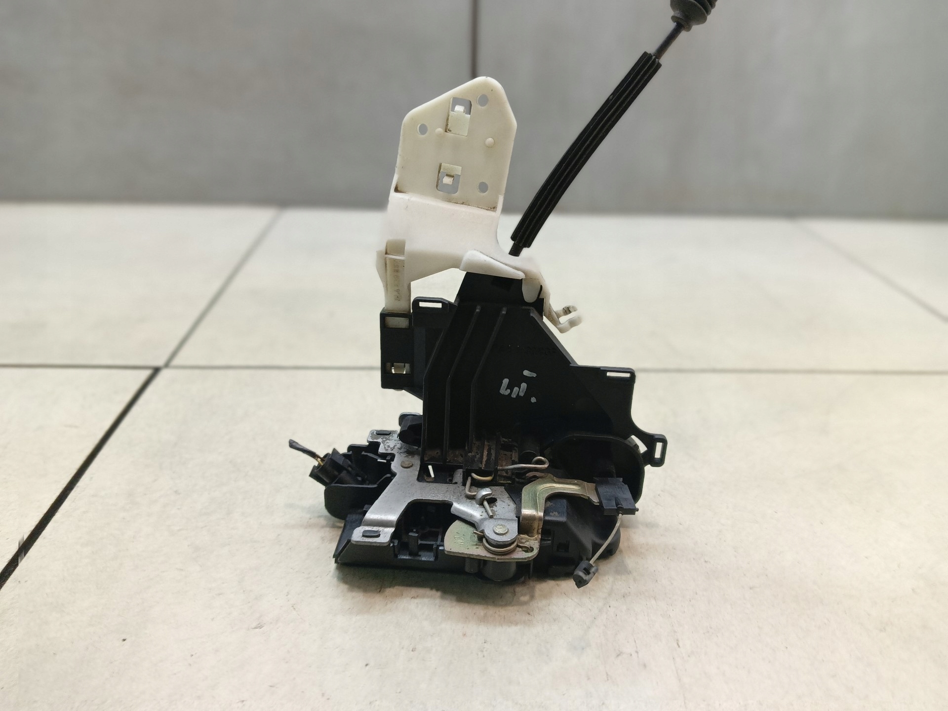 lock left rear part SEAT CORDOBA III 1.2