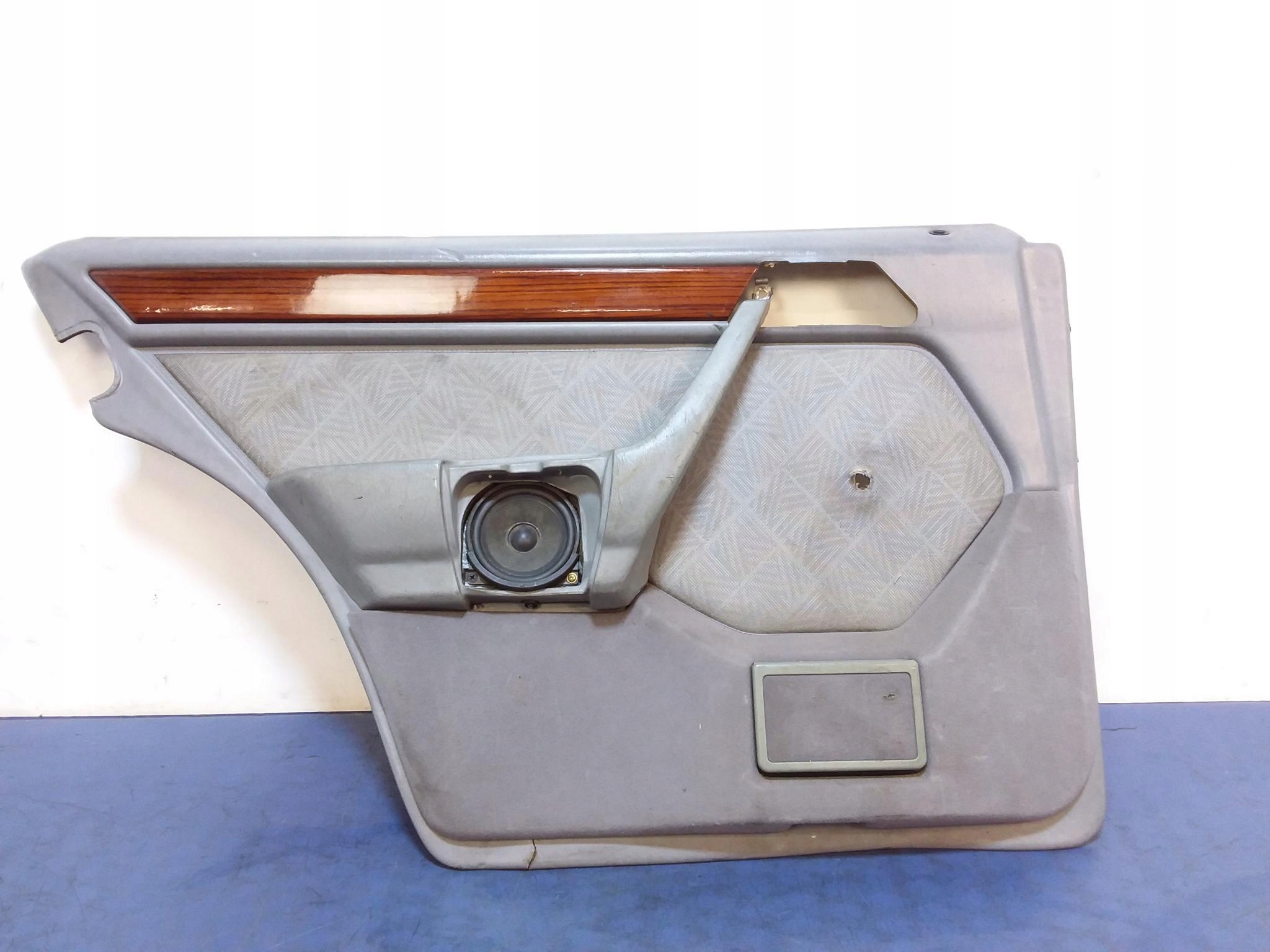 MERCEDES E W124 Універсал оббивка задньої лівої двері